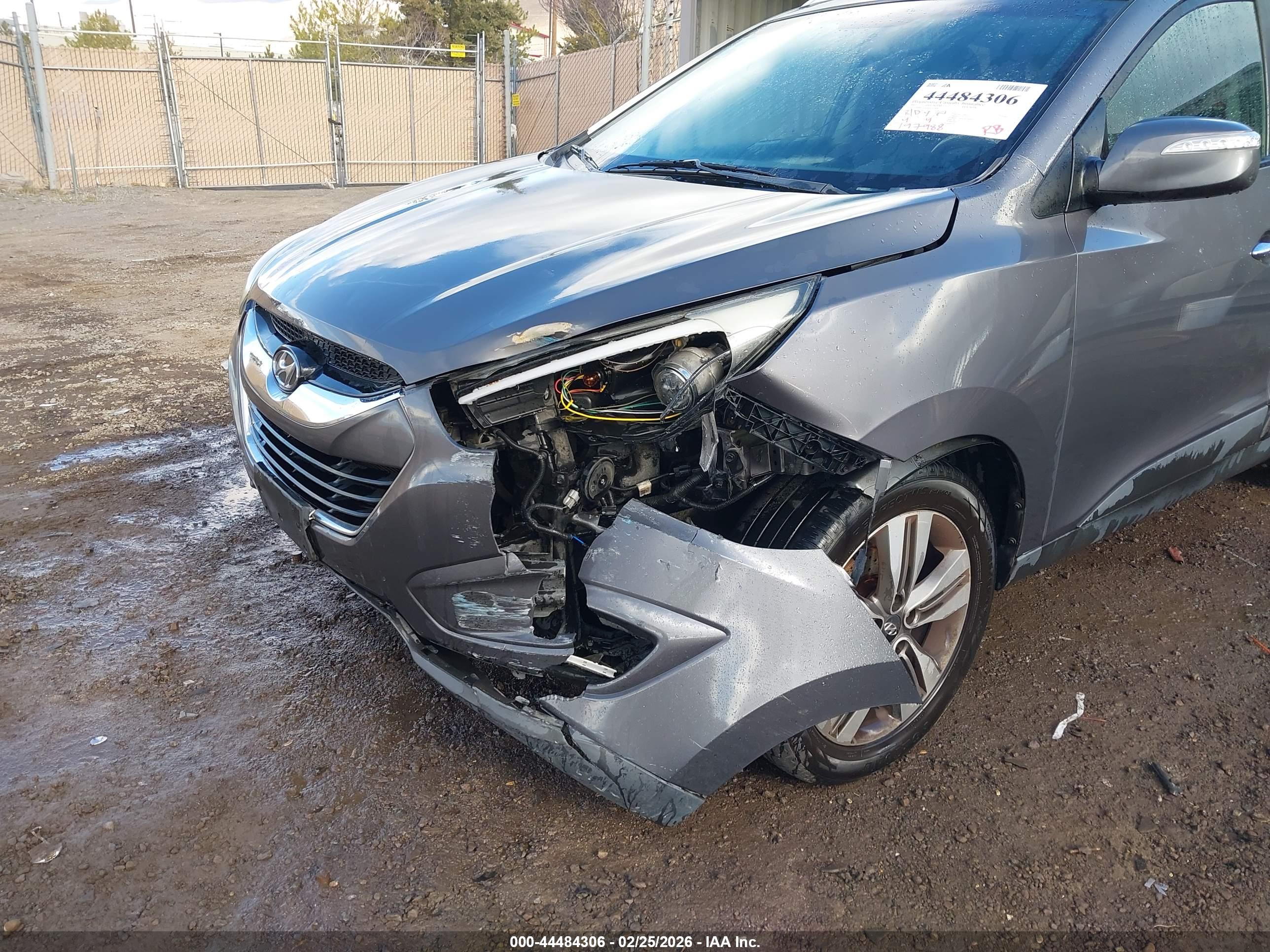 HYUNDAI TUCSON image 6