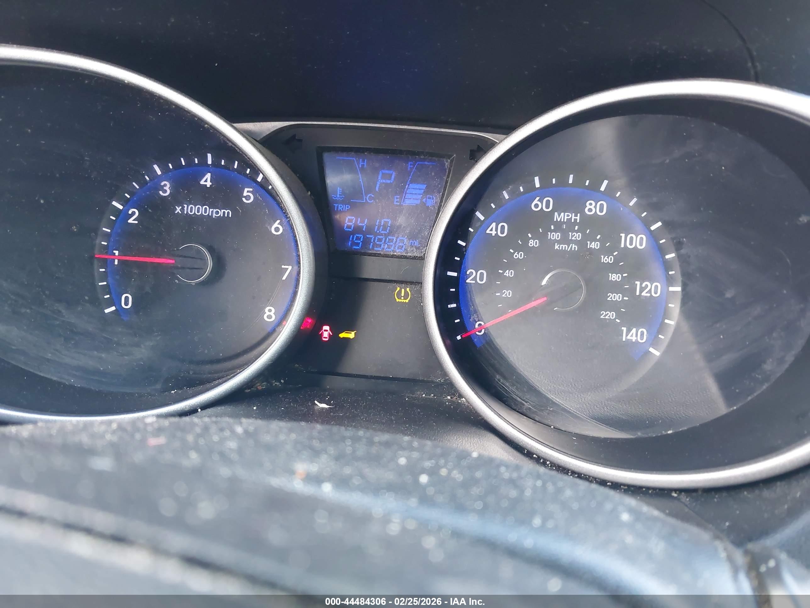 HYUNDAI TUCSON image 7