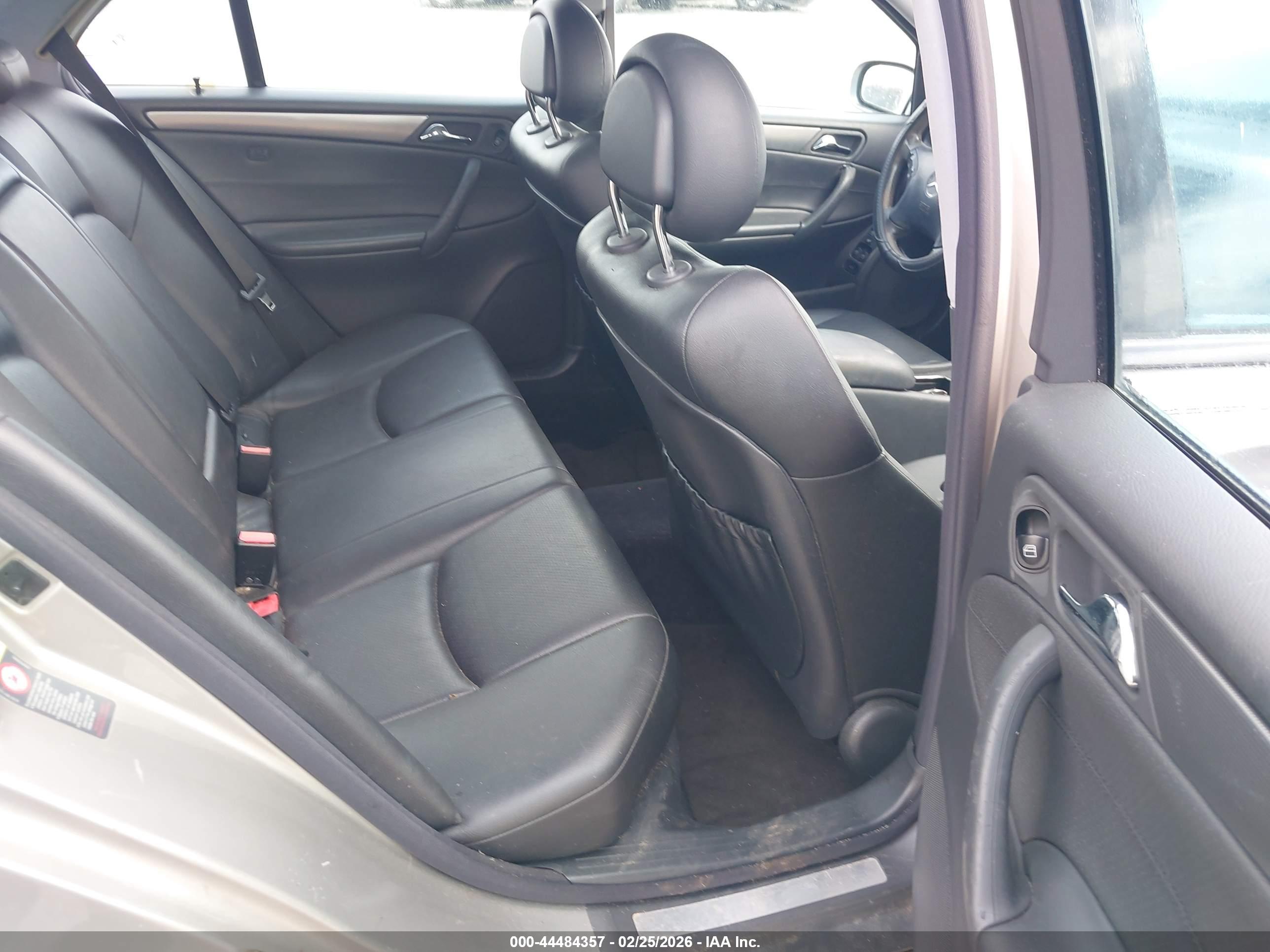 MERCEDES-BENZ C image 8