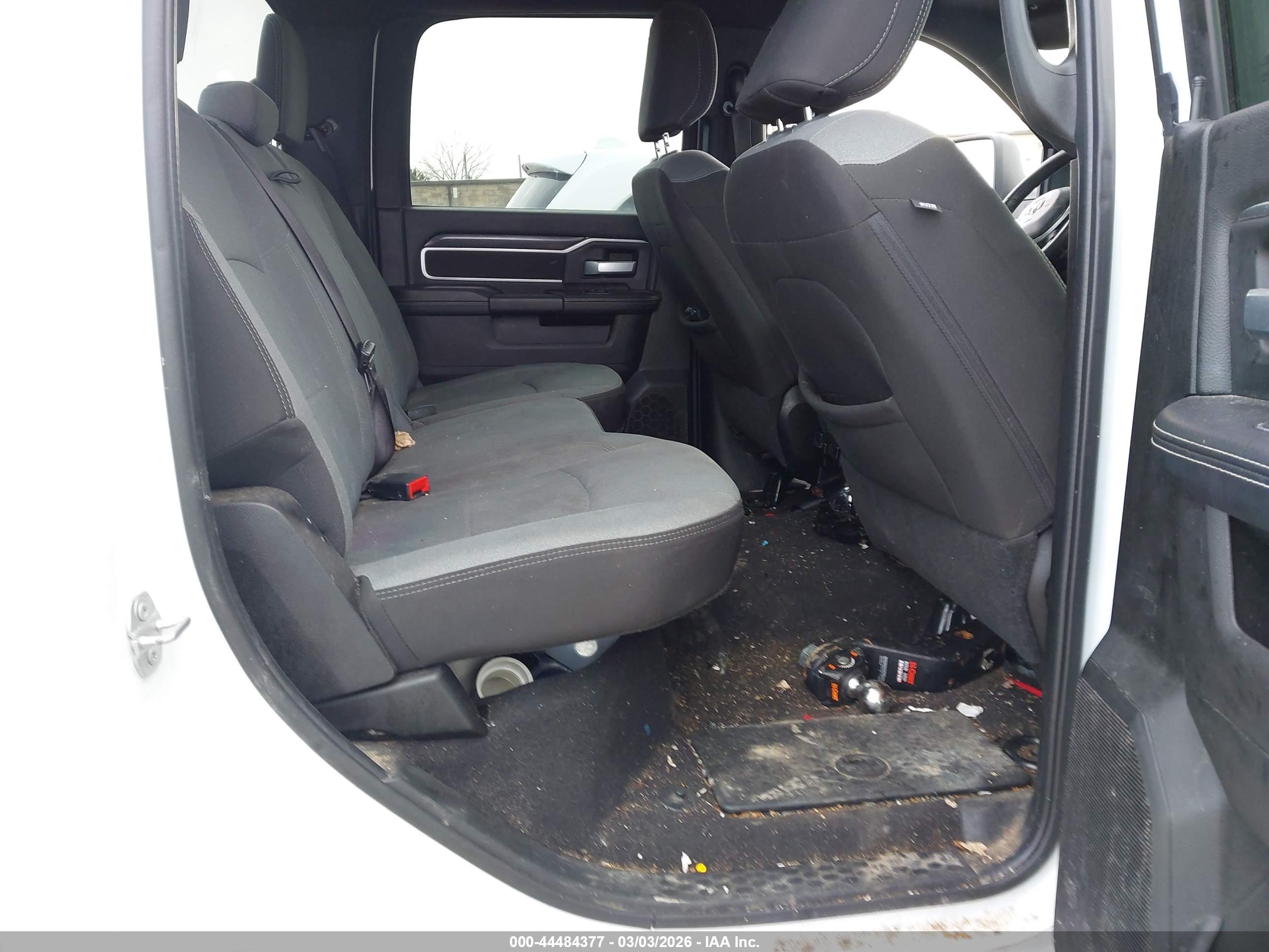 RAM 2500 image 8