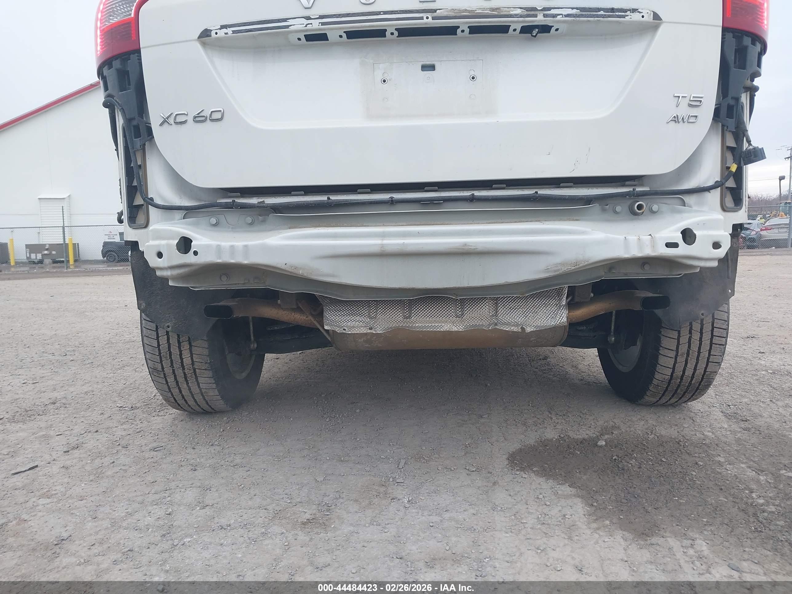 VOLVO XC60 image 6