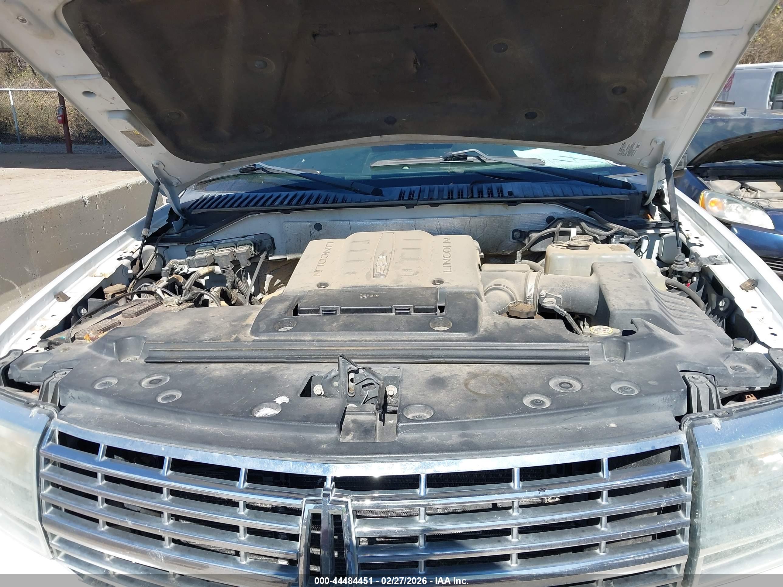 LINCOLN NAVIGATOR image 10