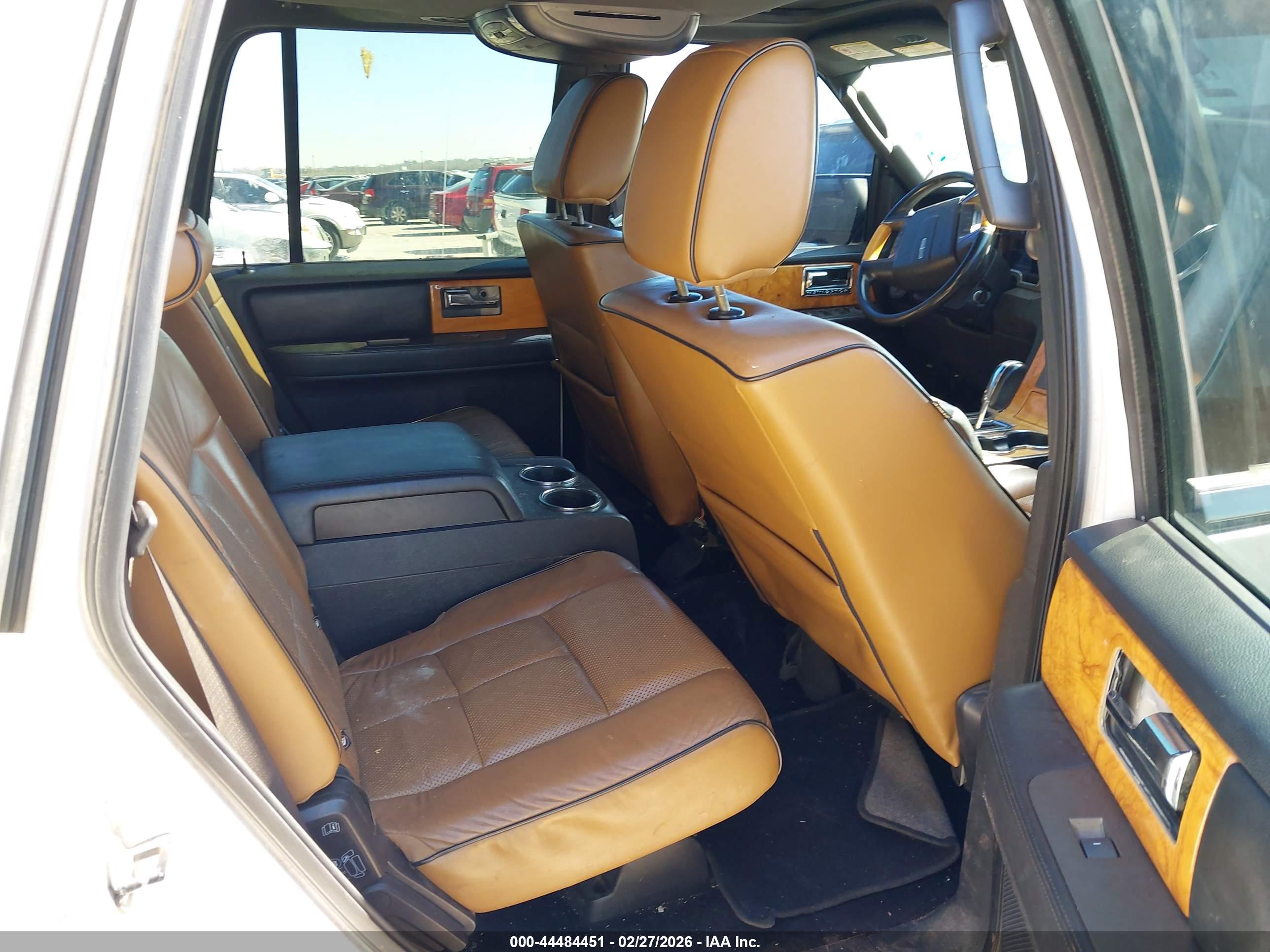 LINCOLN NAVIGATOR image 8