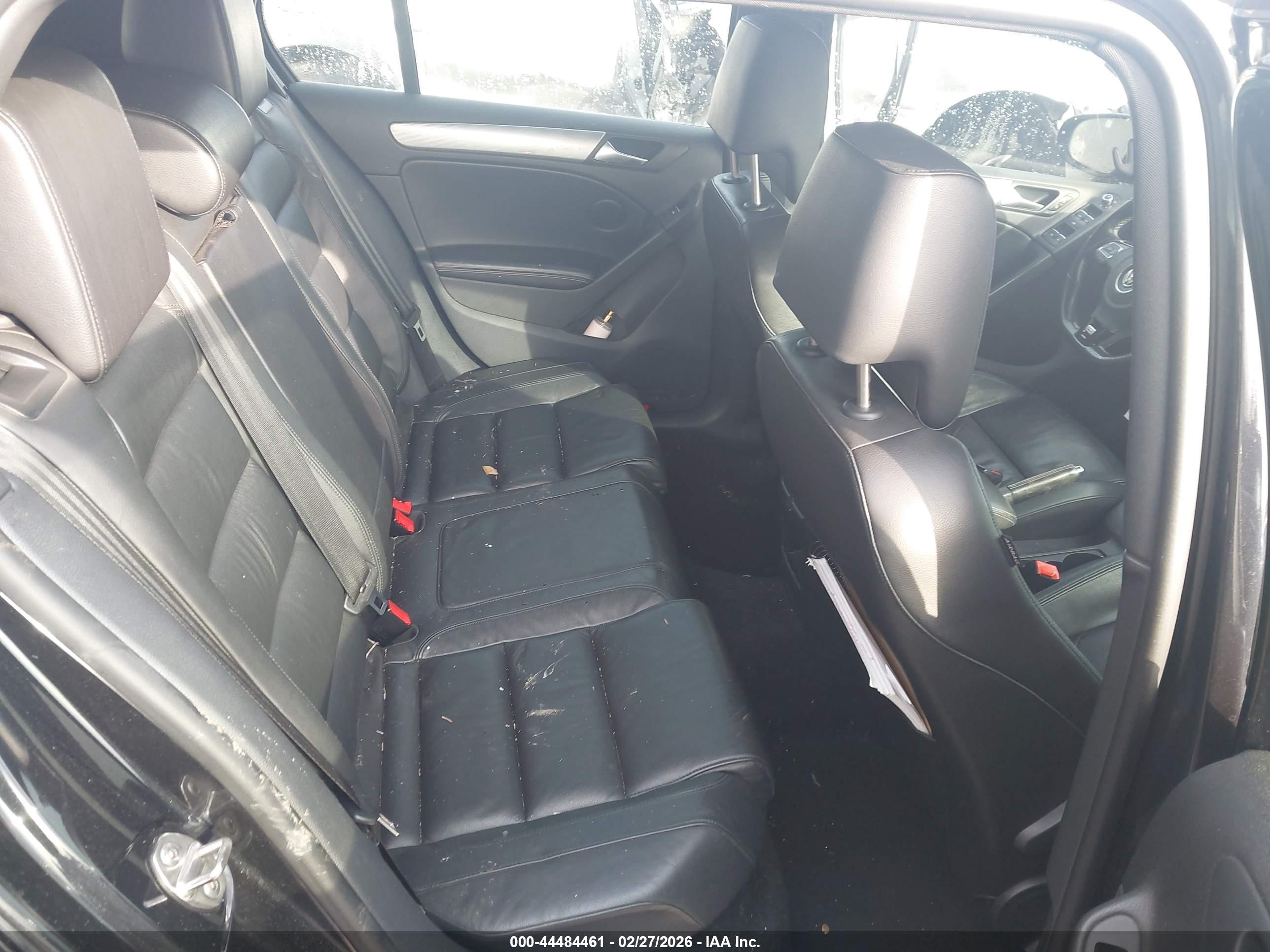 VOLKSWAGEN GOLF image 8