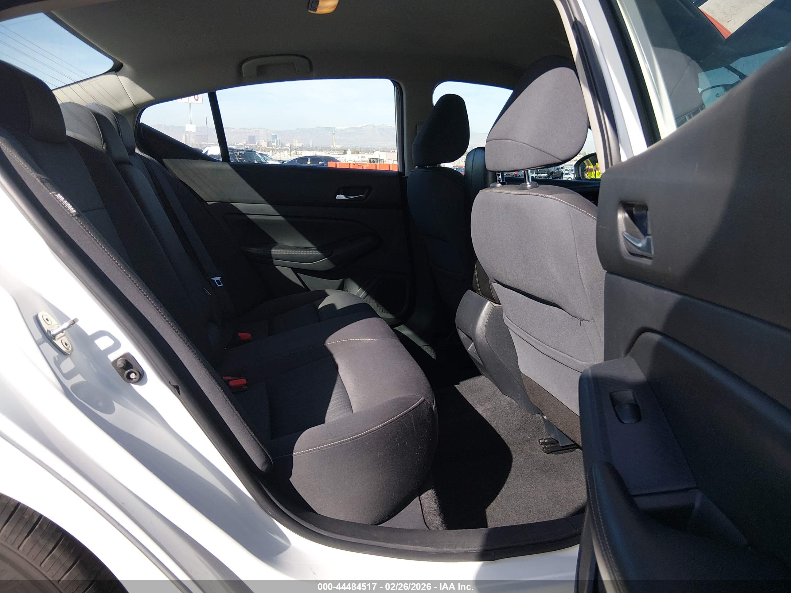 NISSAN ALTIMA image 8