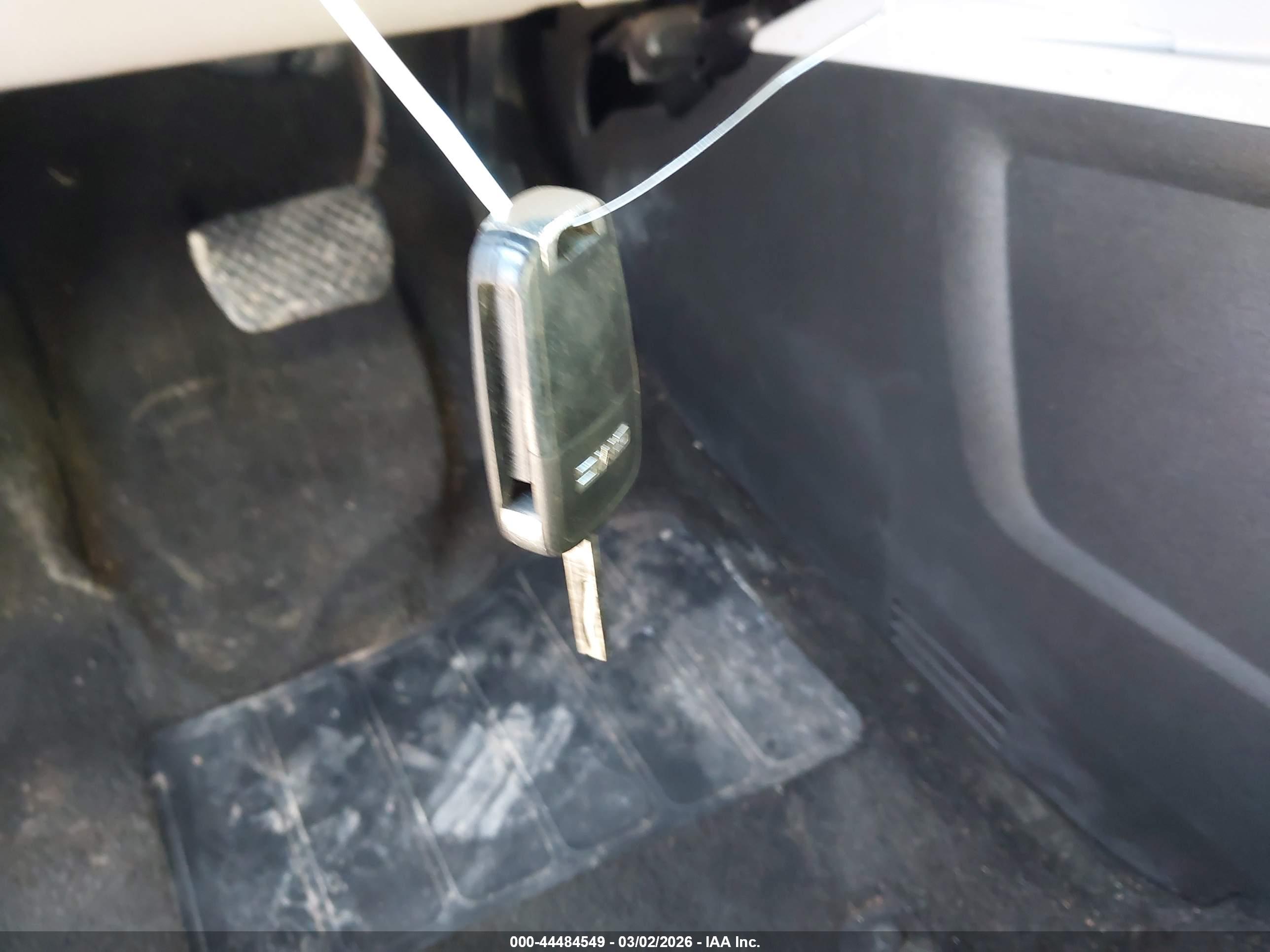 GMC TERRAIN image 11
