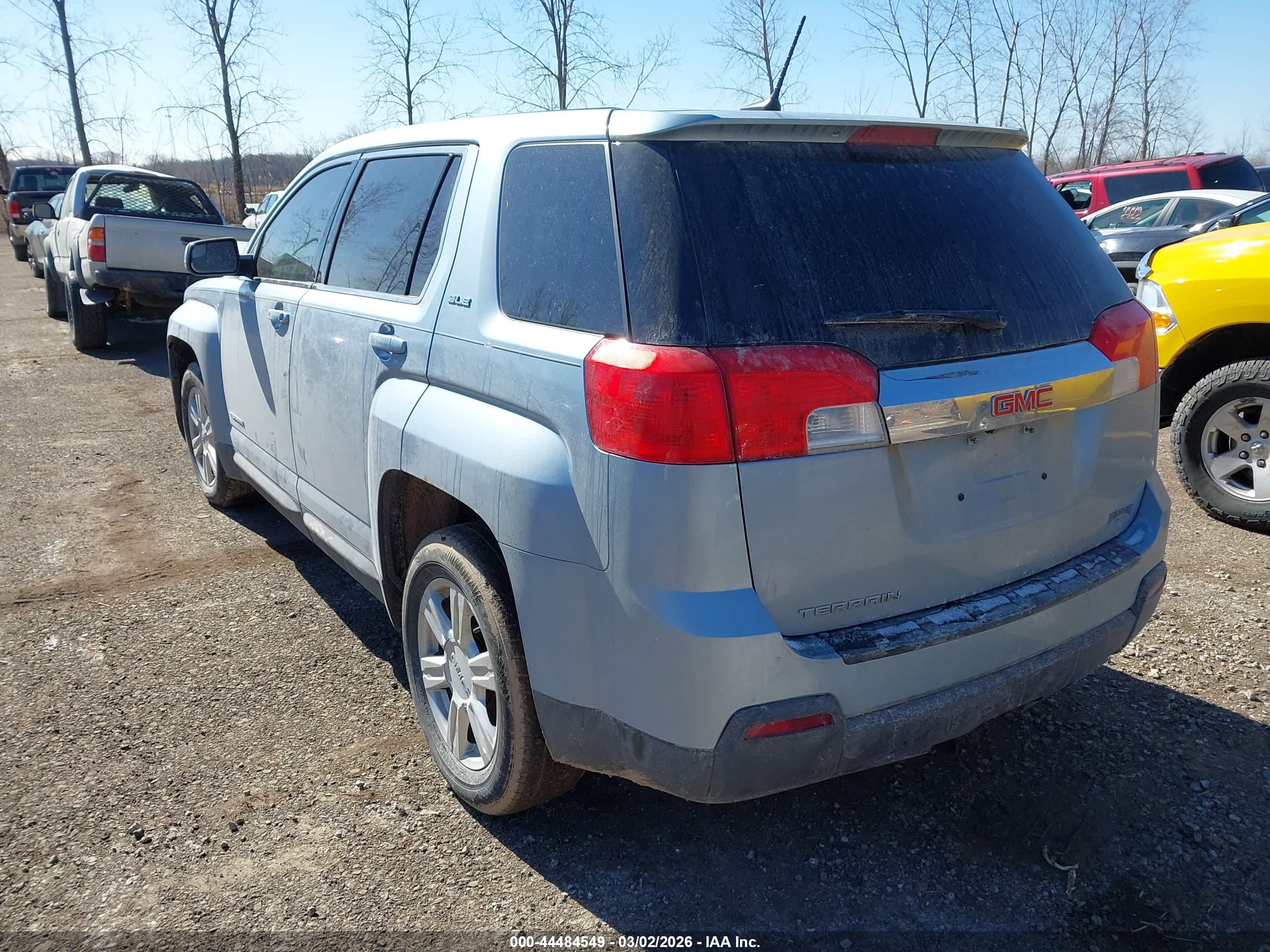 GMC TERRAIN image 3