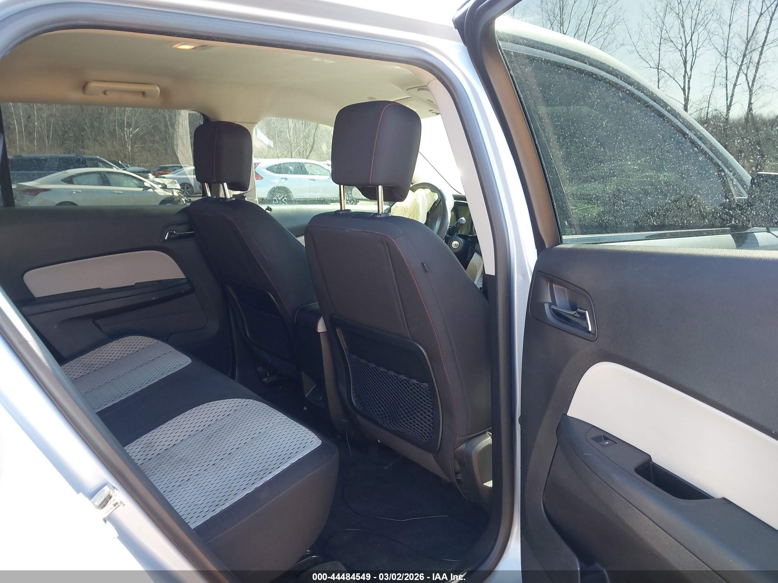 GMC TERRAIN image 8