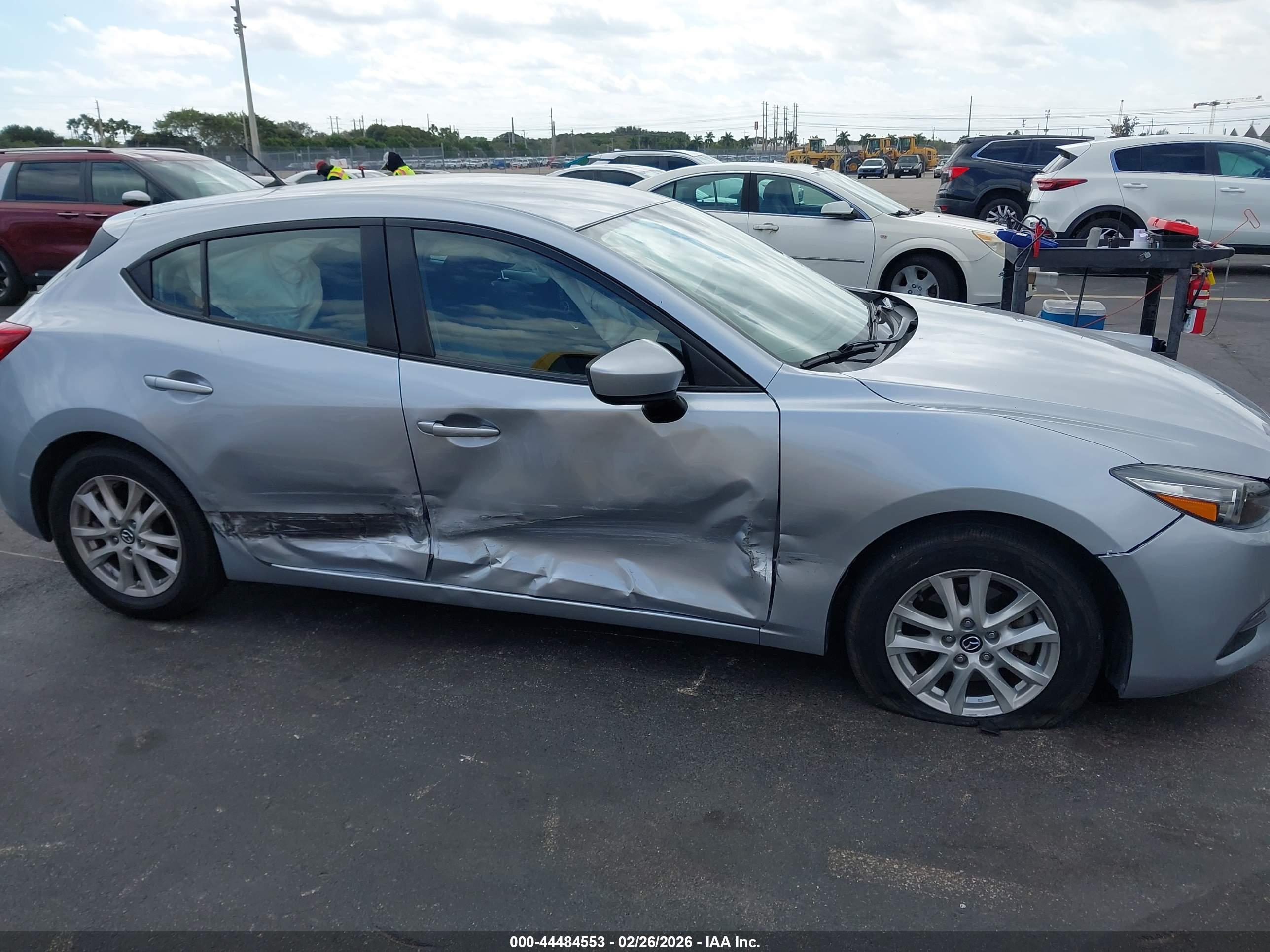 MAZDA MAZDA3 image 6