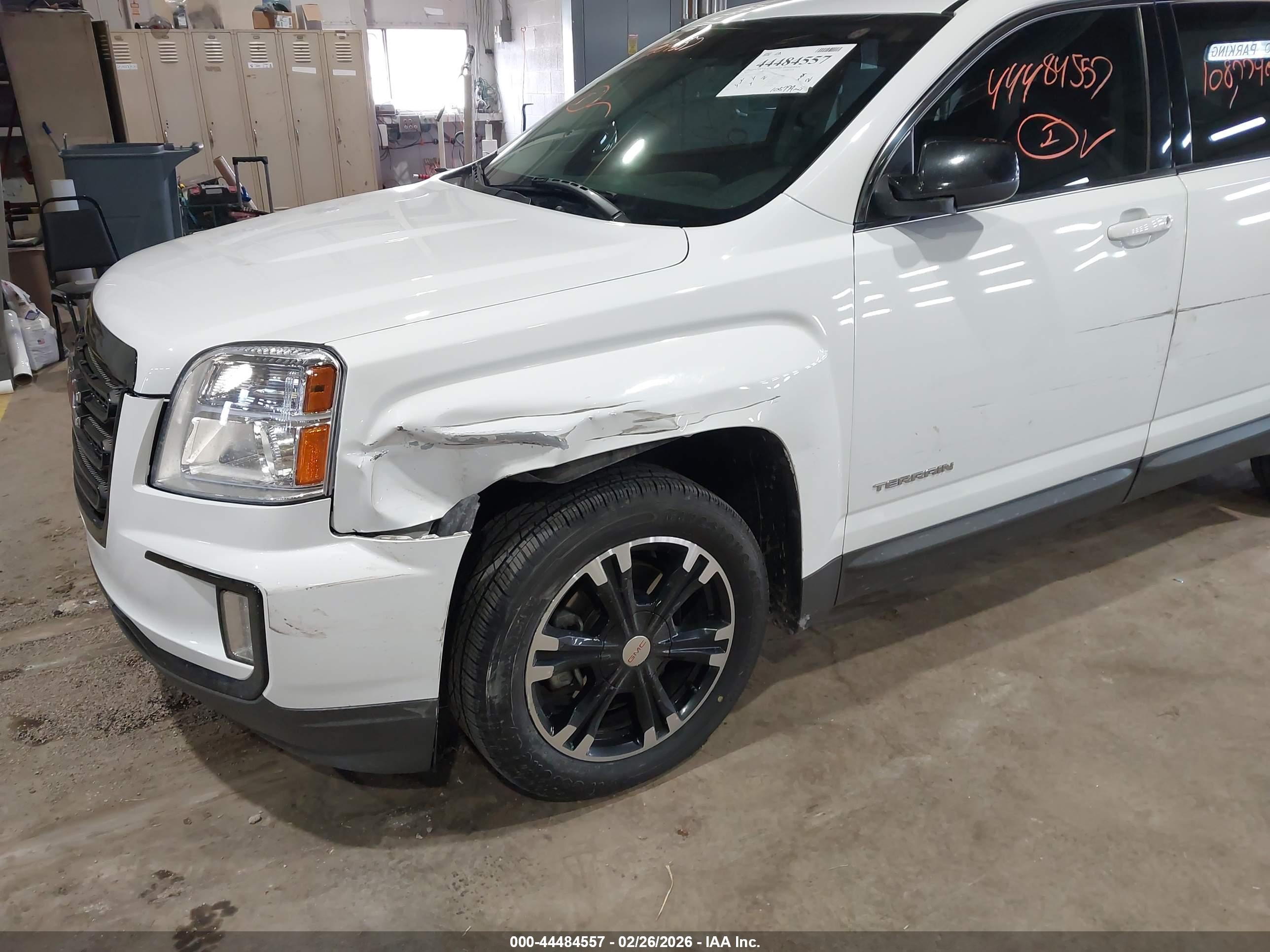 GMC TERRAIN image 6