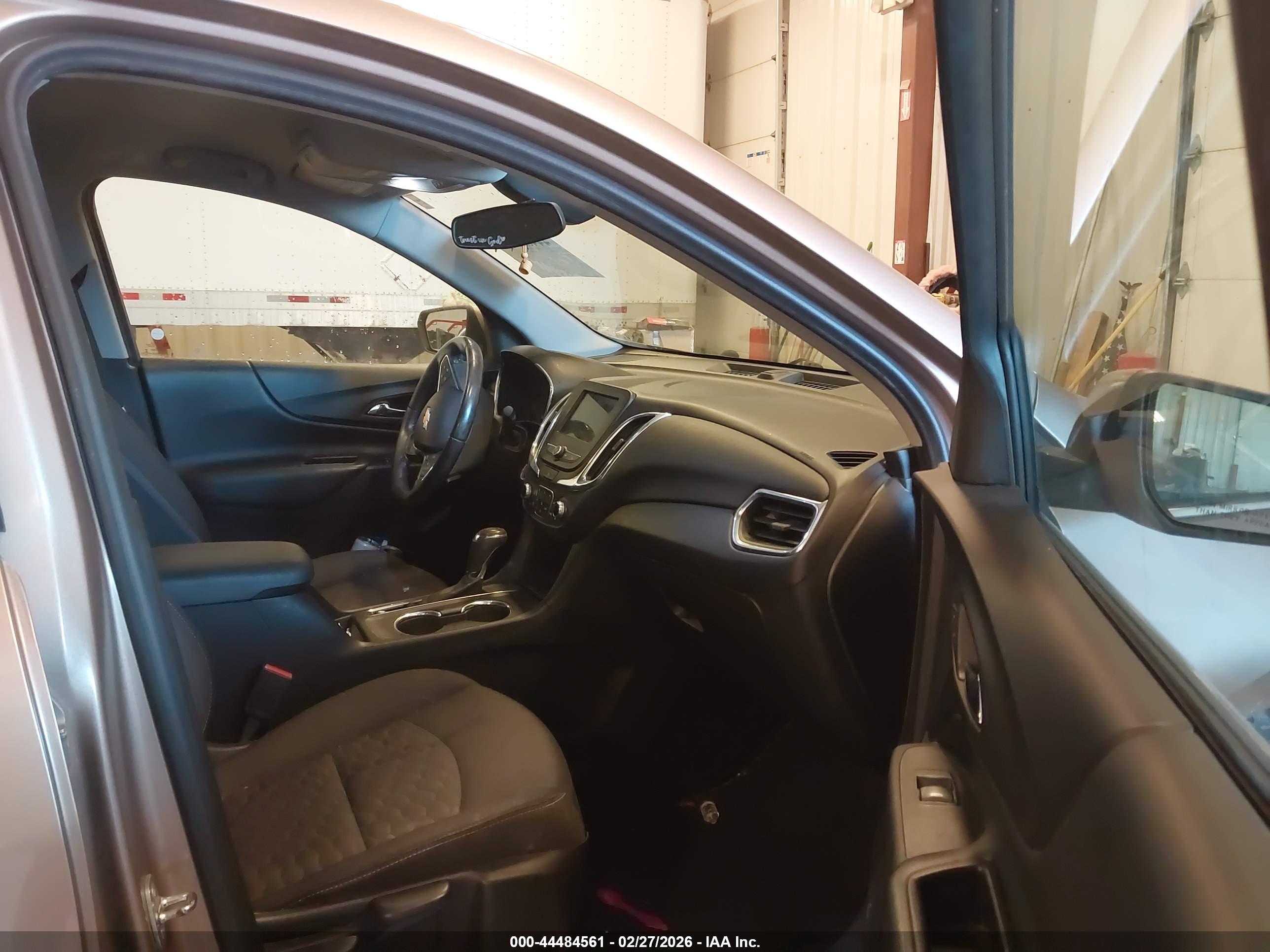 CHEVROLET EQUINOX image 5