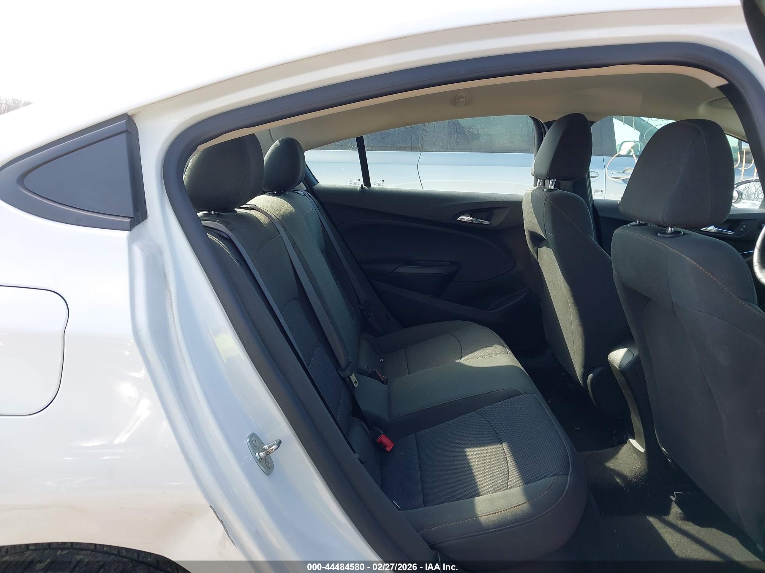 CHEVROLET CRUZE image 8