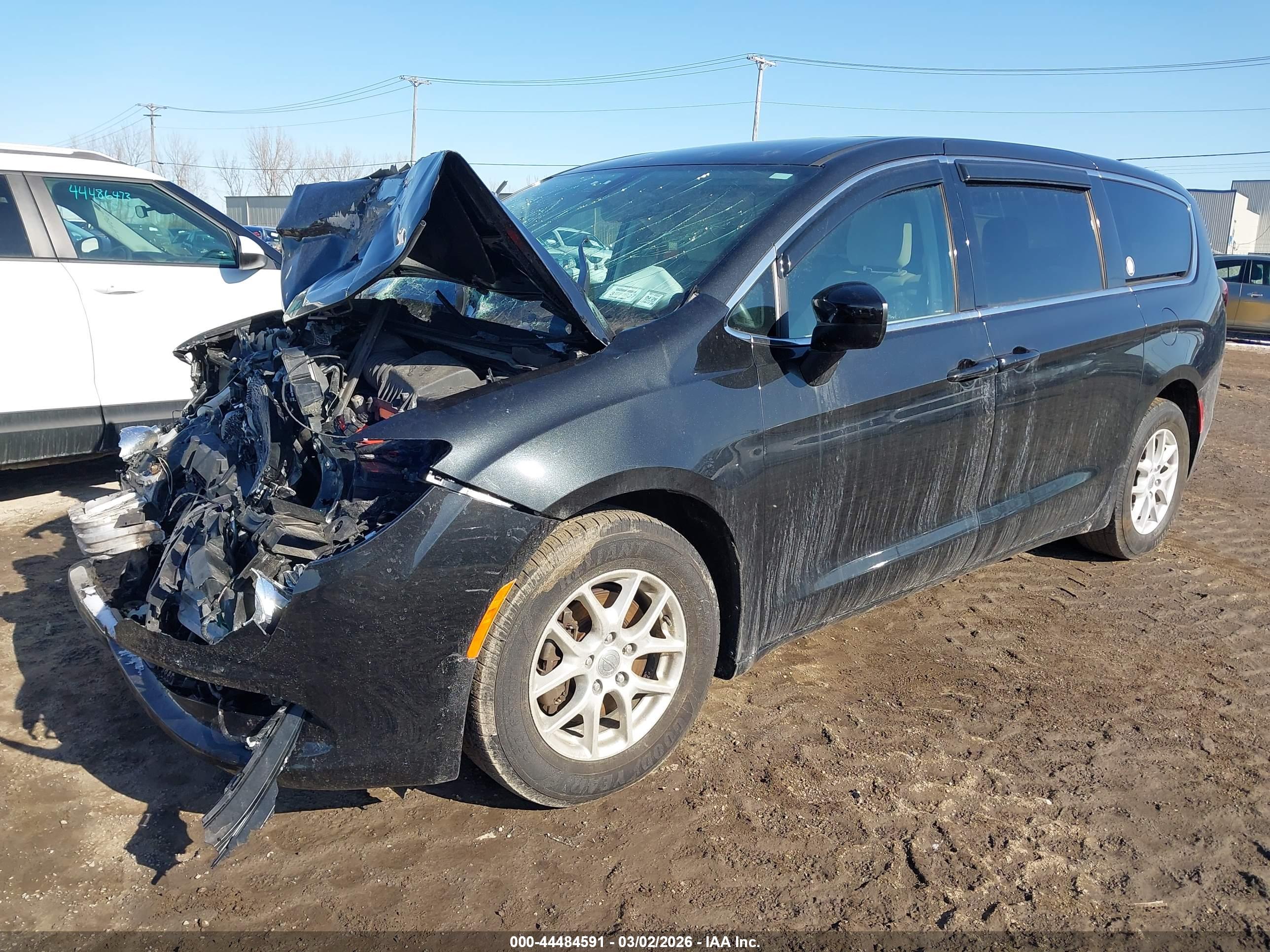 CHRYSLER PACIFICA image 2