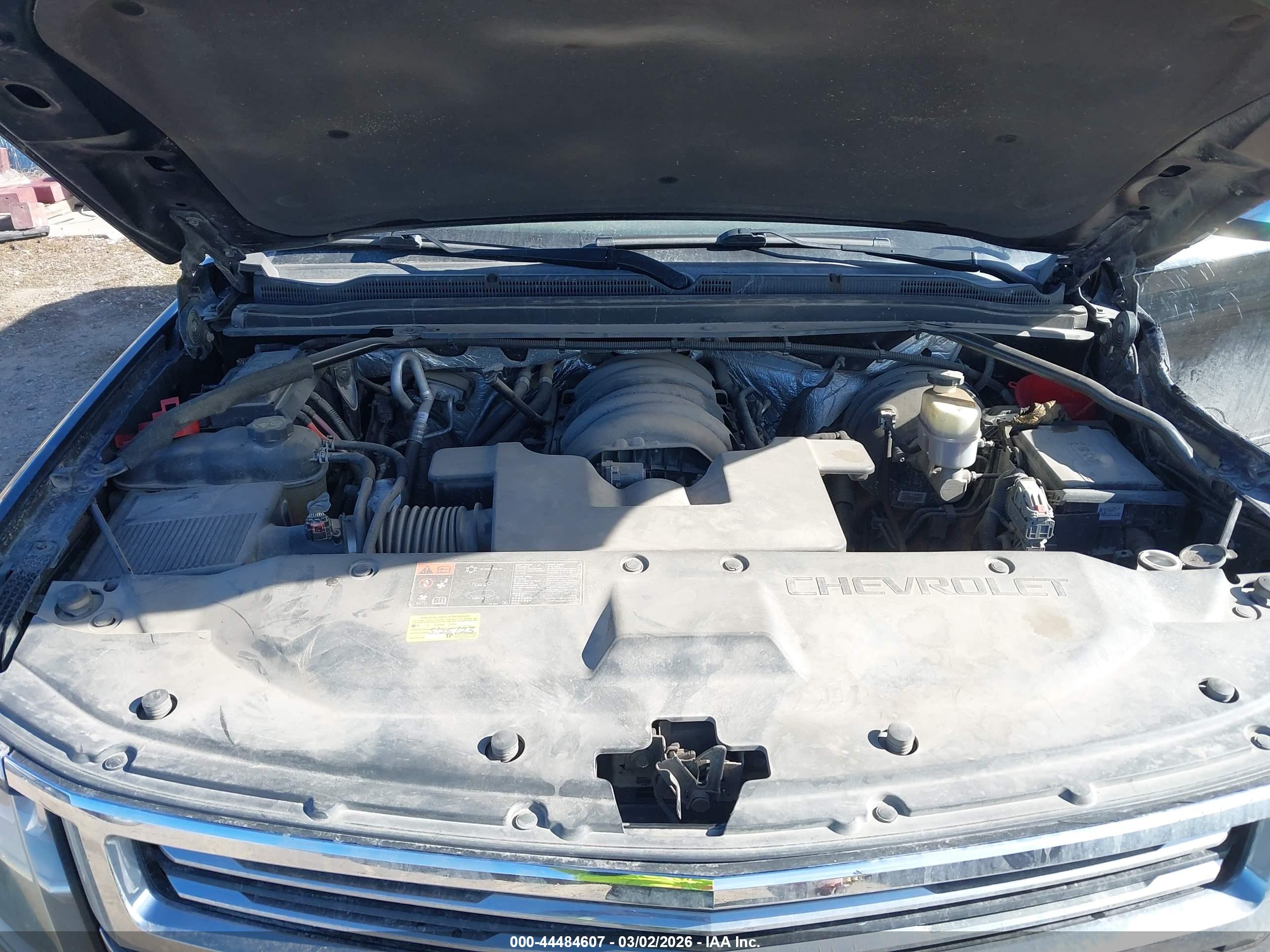 CHEVROLET SUBURBAN image 10