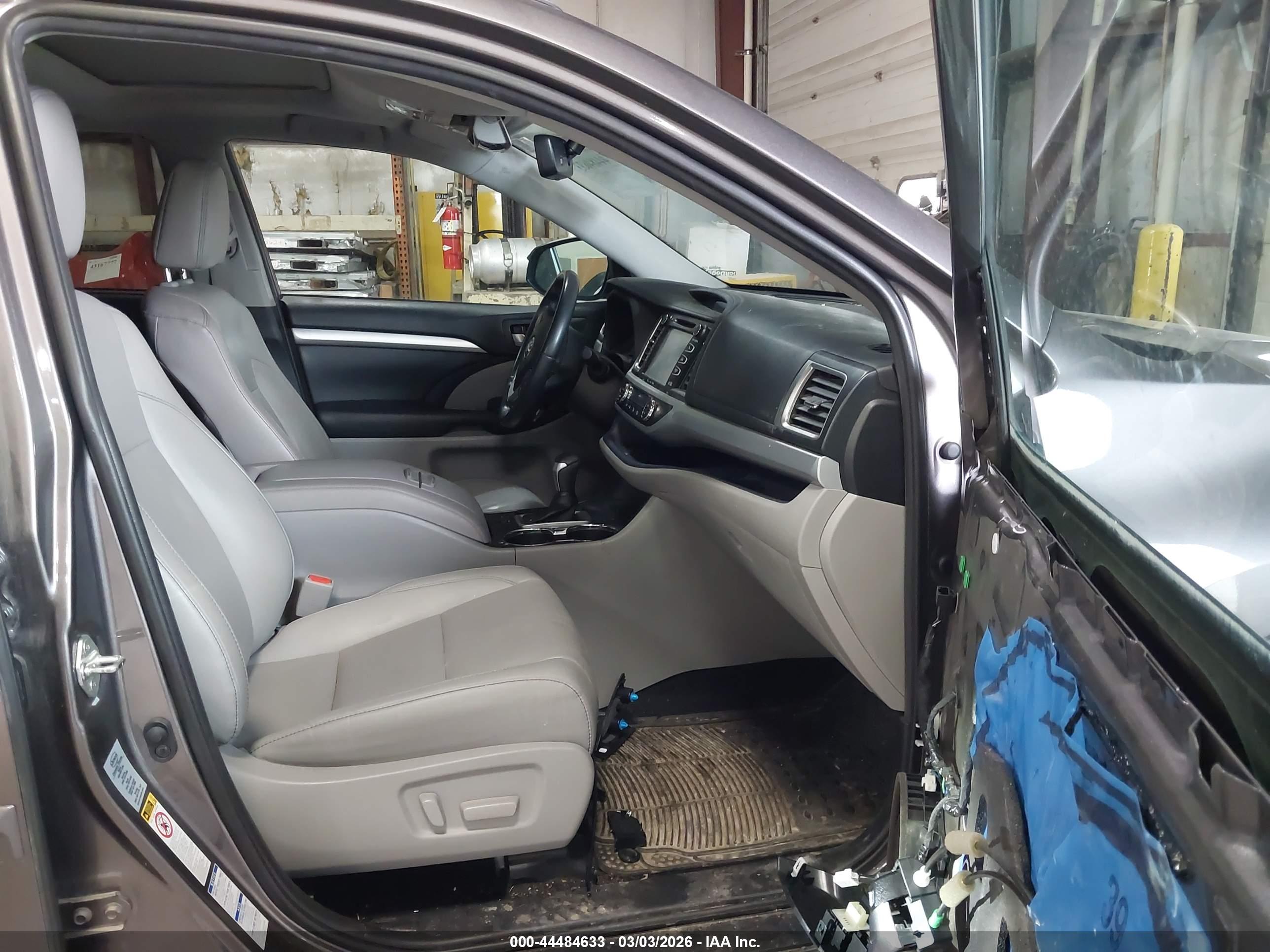 TOYOTA HIGHLANDER image 5