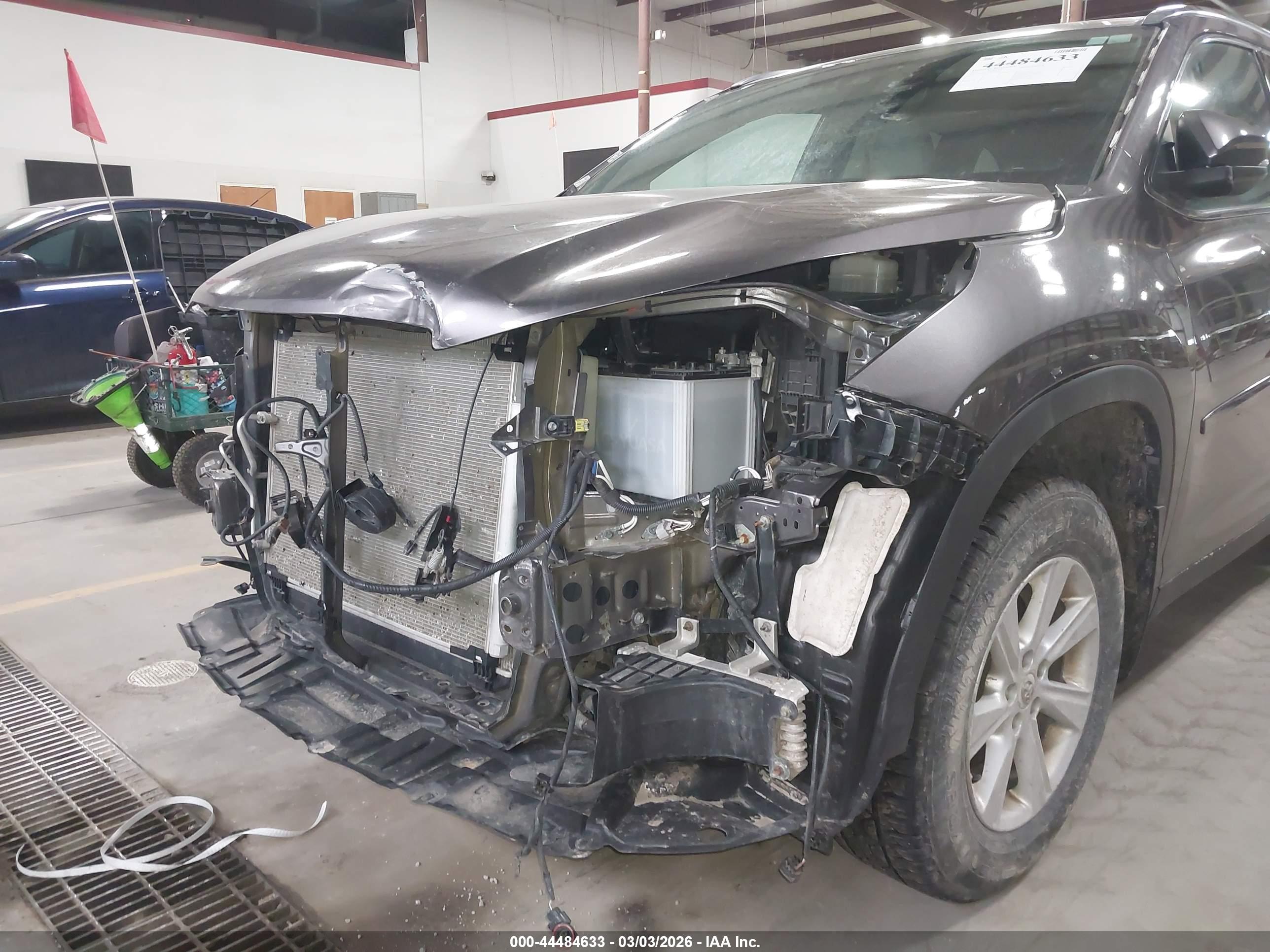 TOYOTA HIGHLANDER image 6