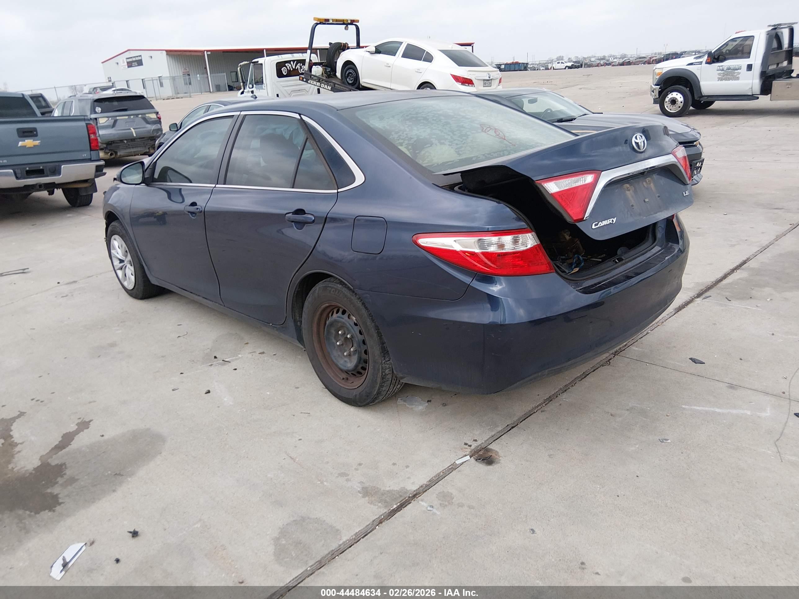 TOYOTA CAMRY image 3