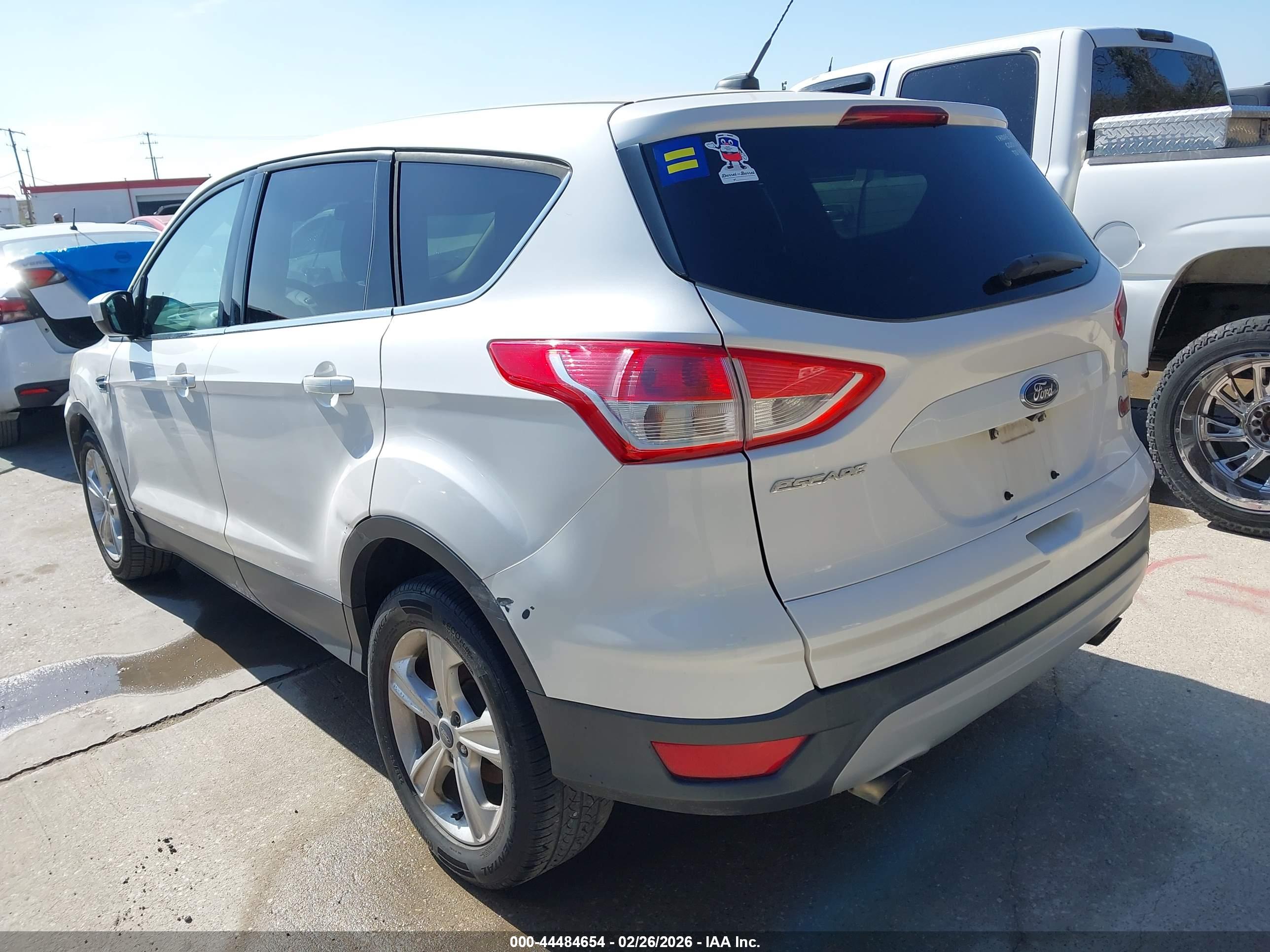 FORD ESCAPE image 3