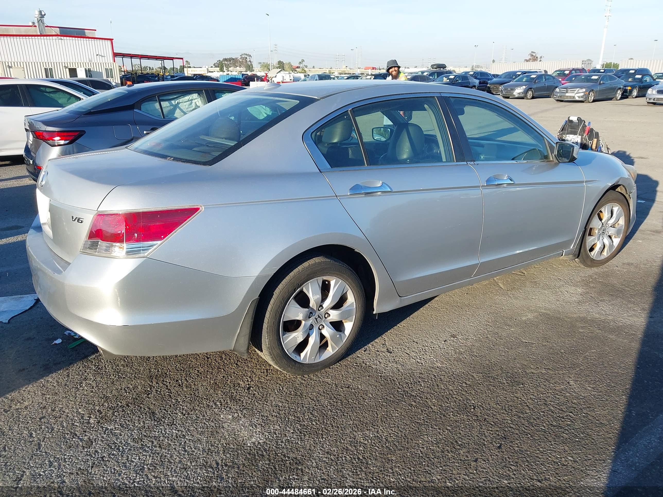 HONDA ACCORD image 4