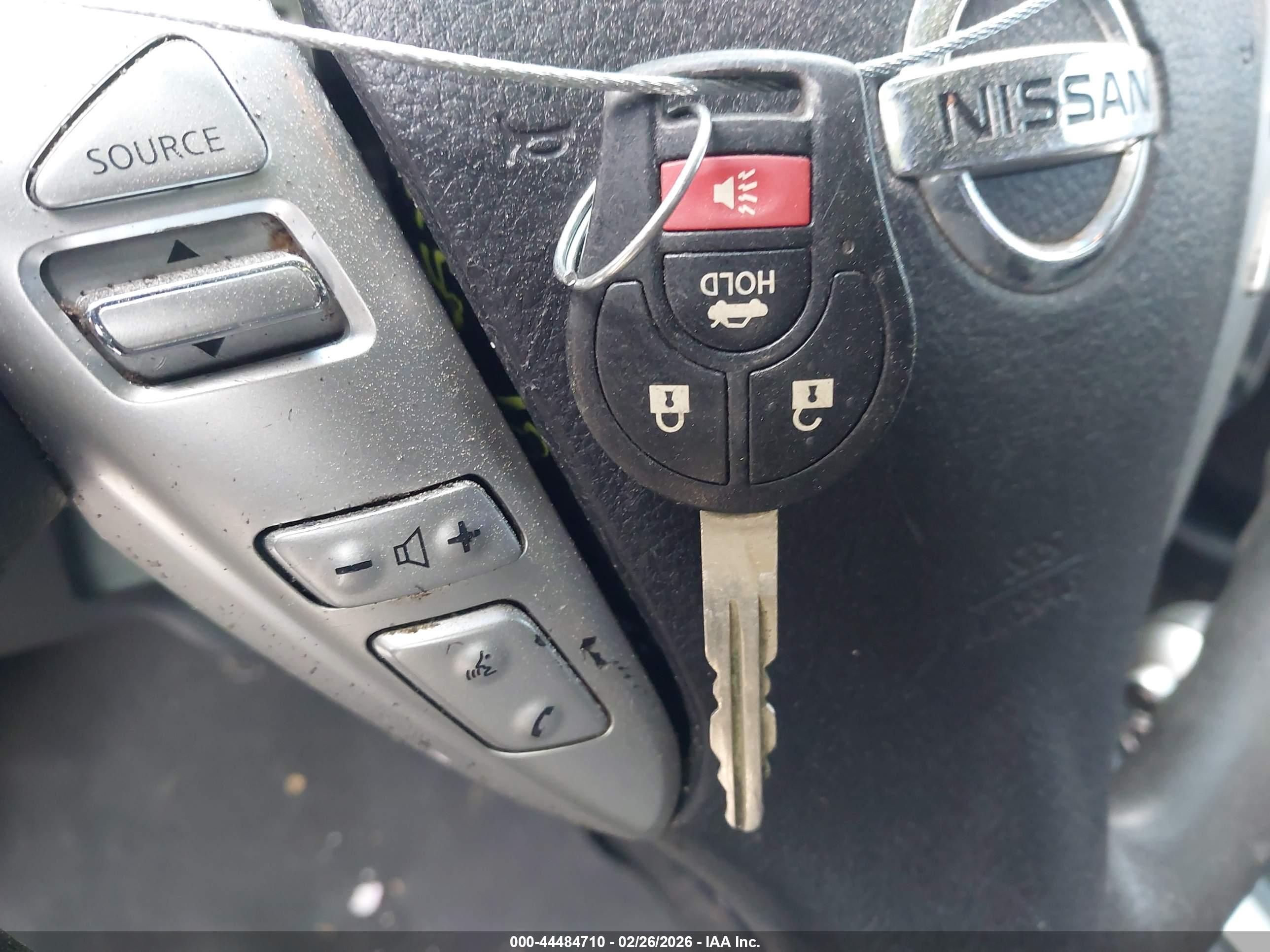NISSAN VERSA image 11