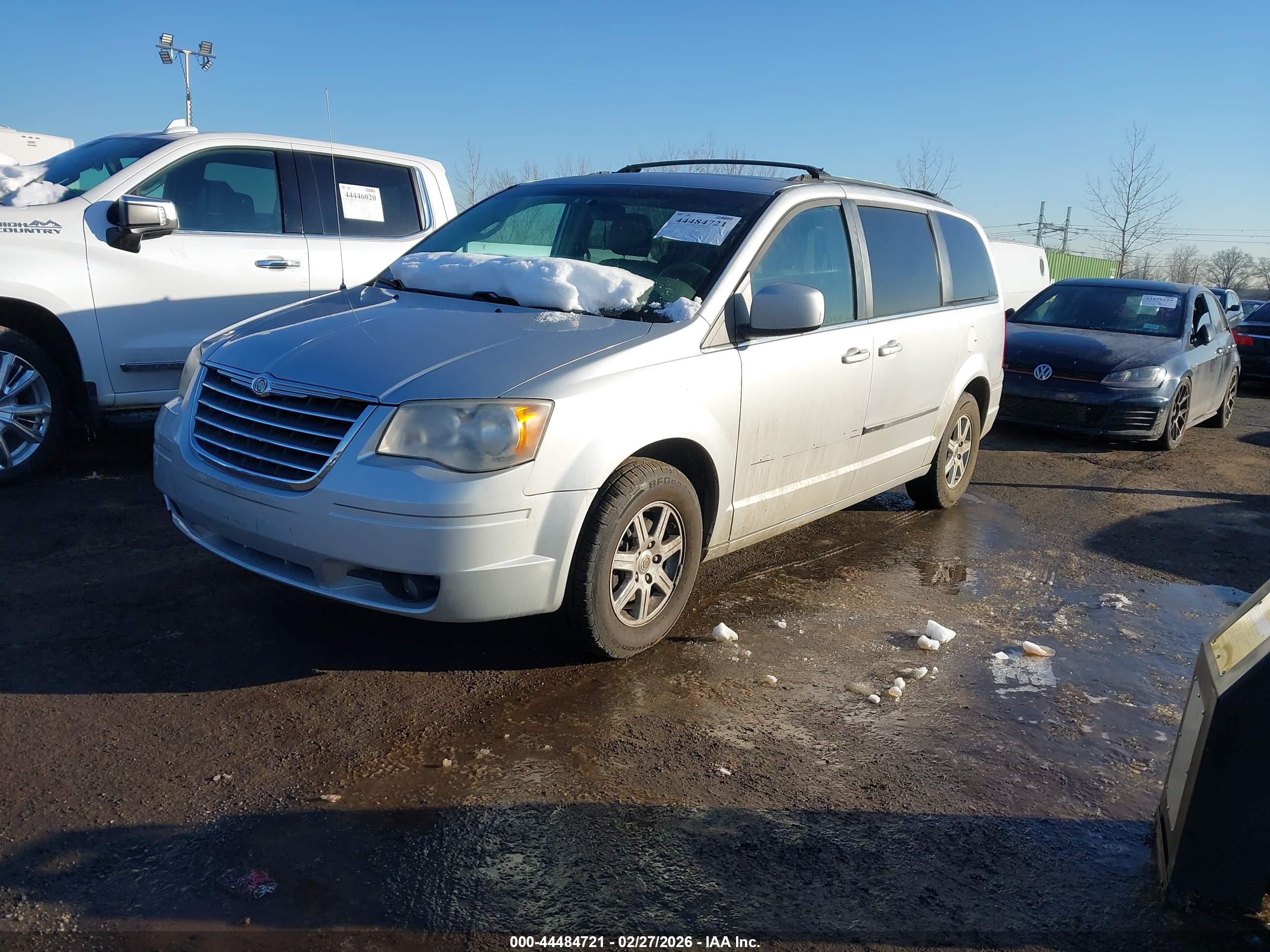 CHRYSLER TOWN image 2