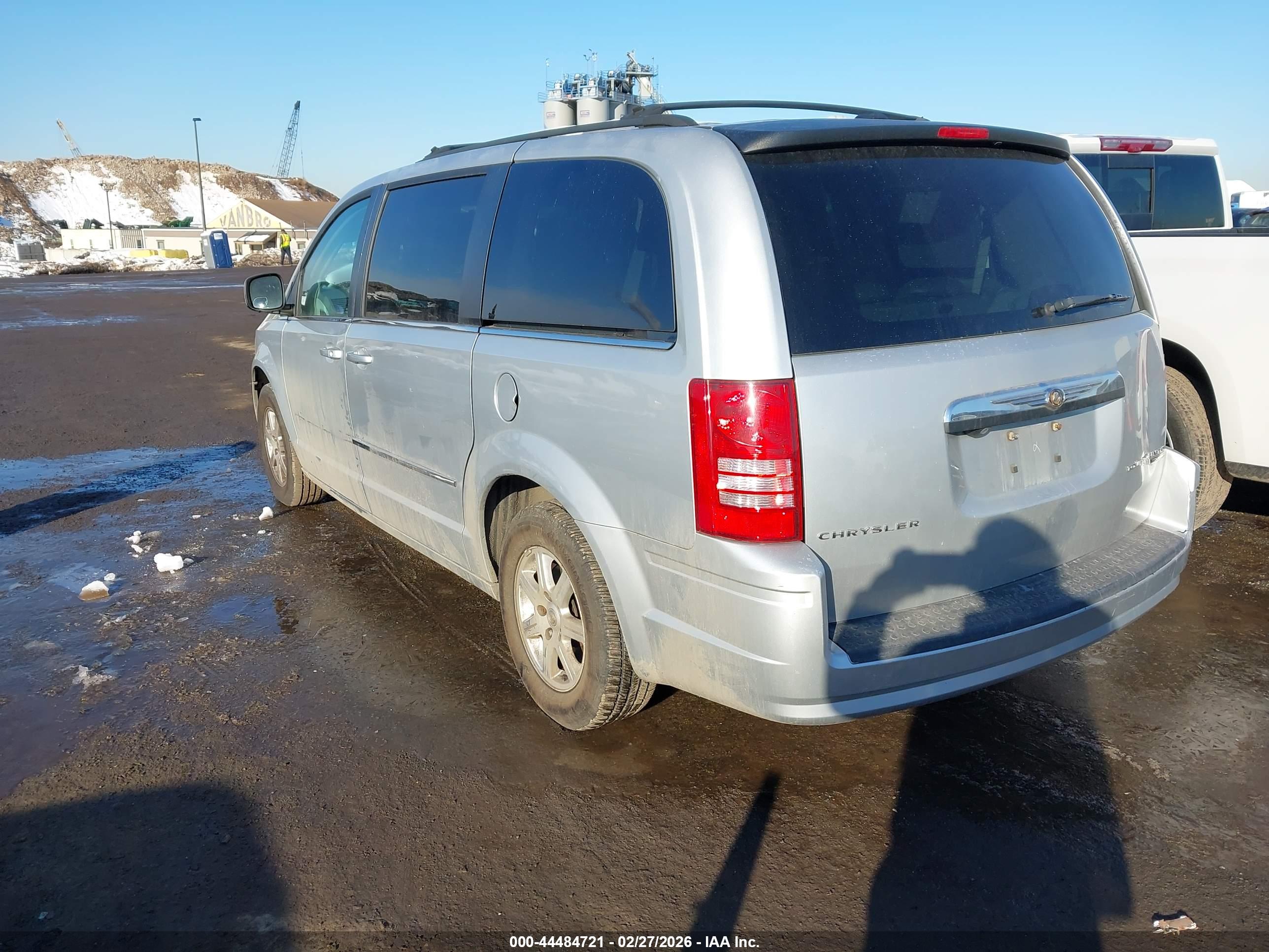 CHRYSLER TOWN image 3