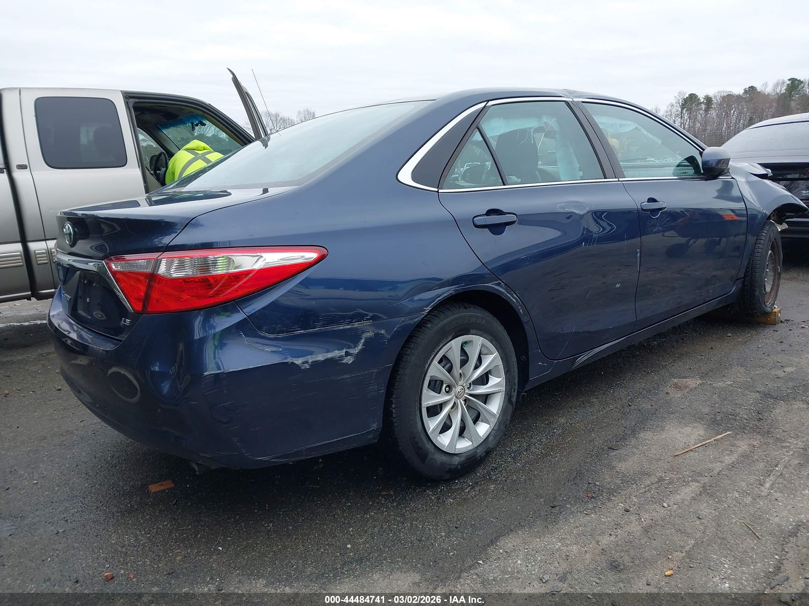 TOYOTA CAMRY image 4