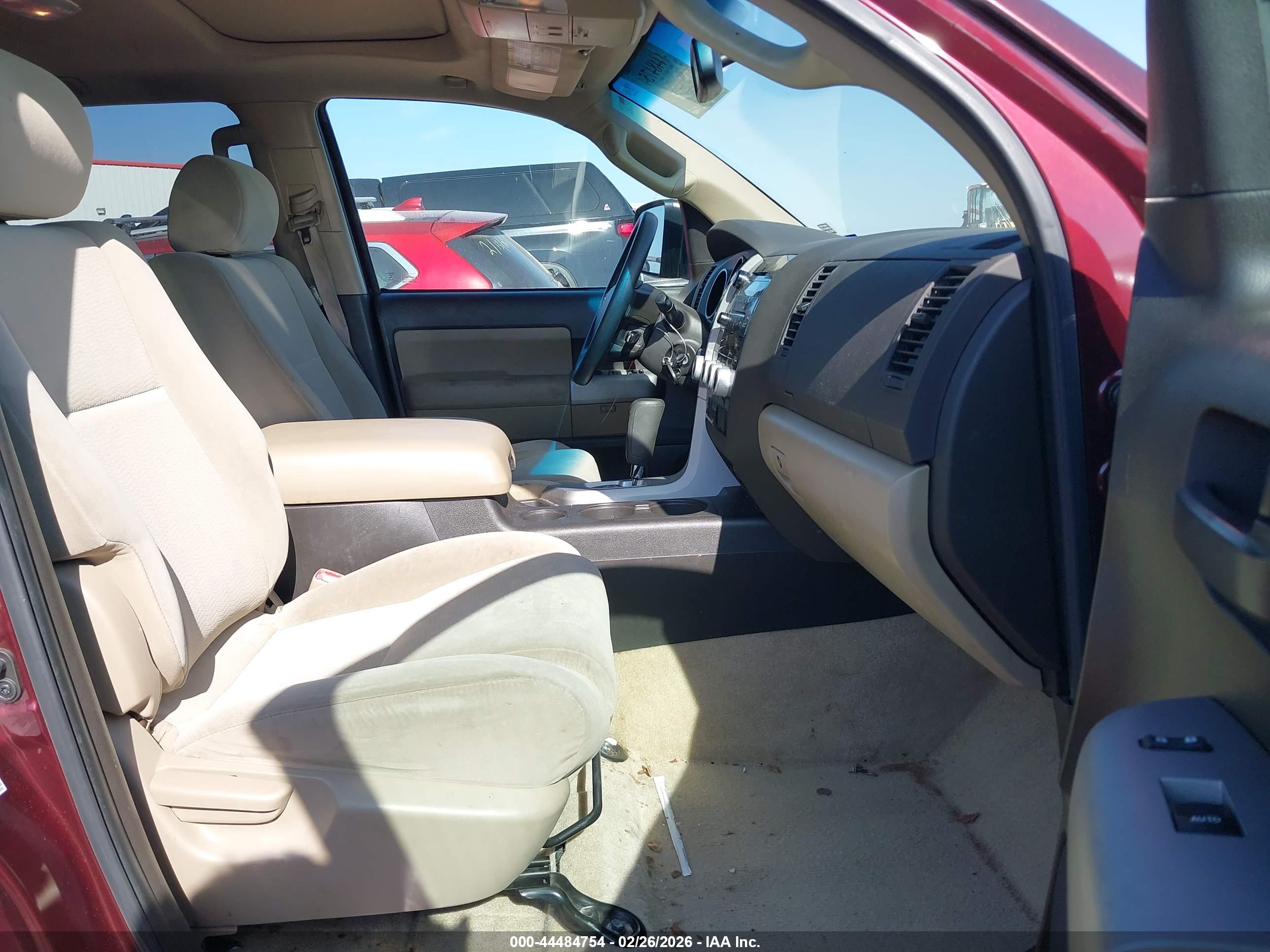 TOYOTA SEQUOIA image 5