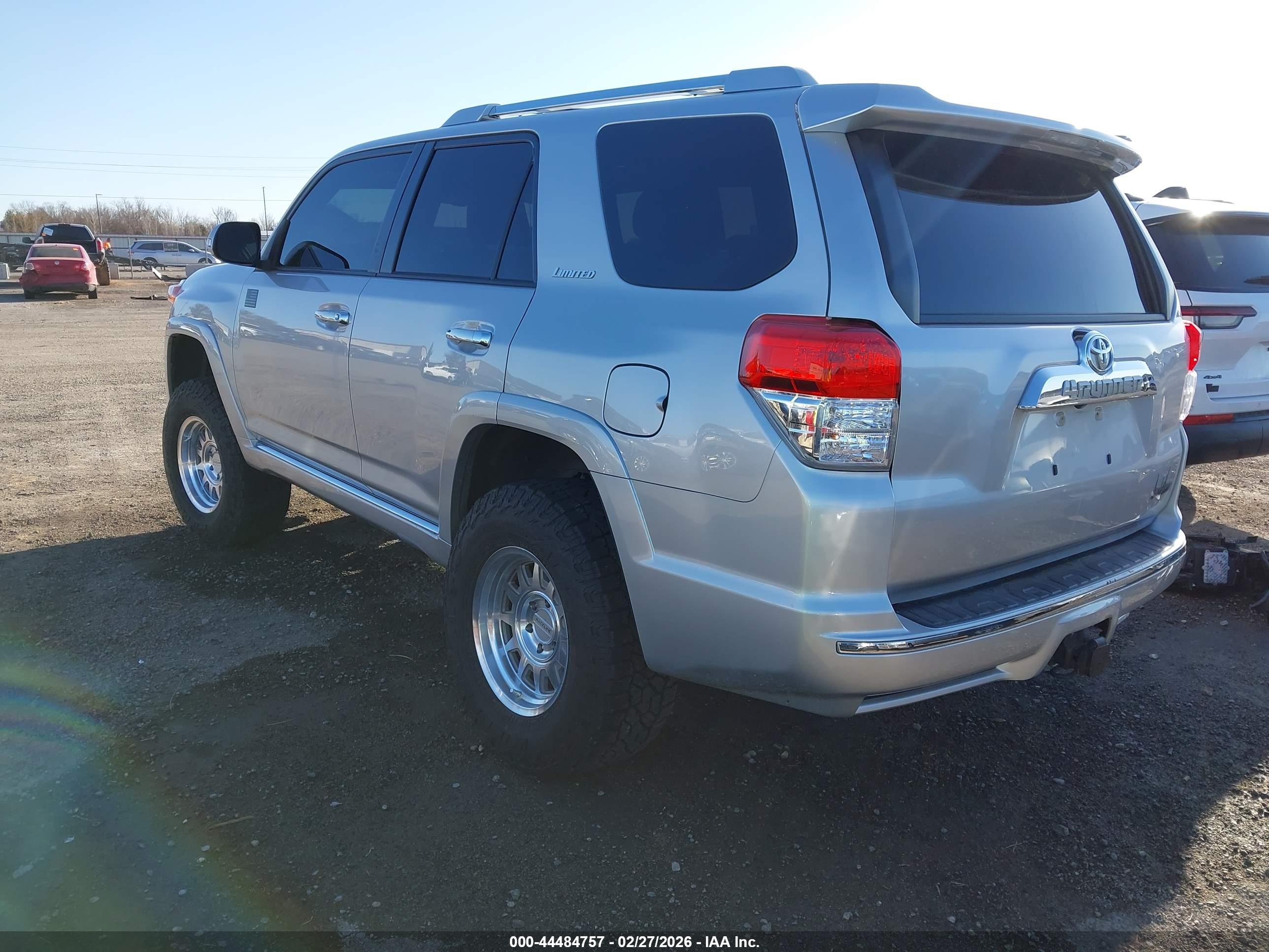 TOYOTA 4RUNNER image 3