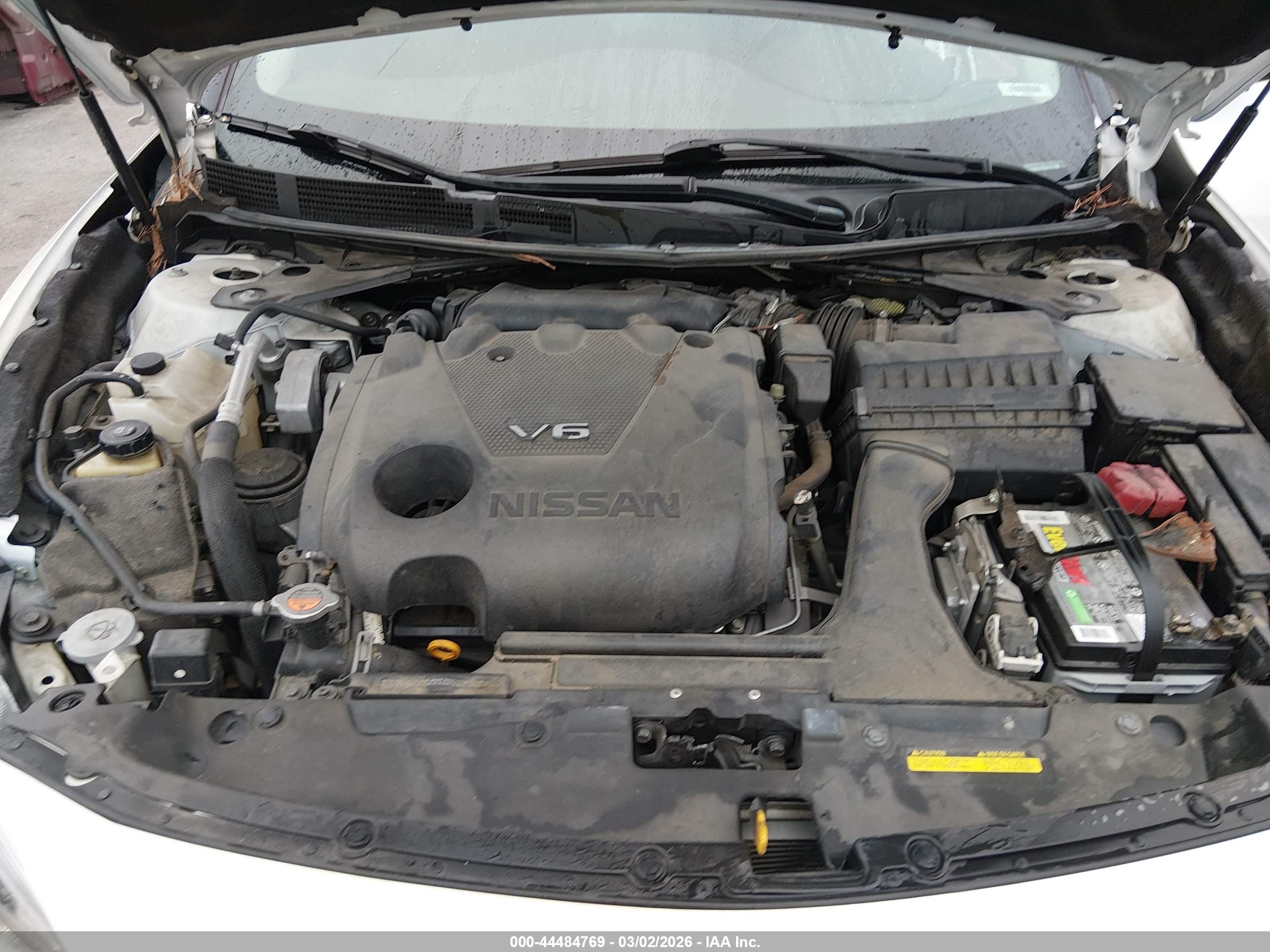 NISSAN MAXIMA image 10