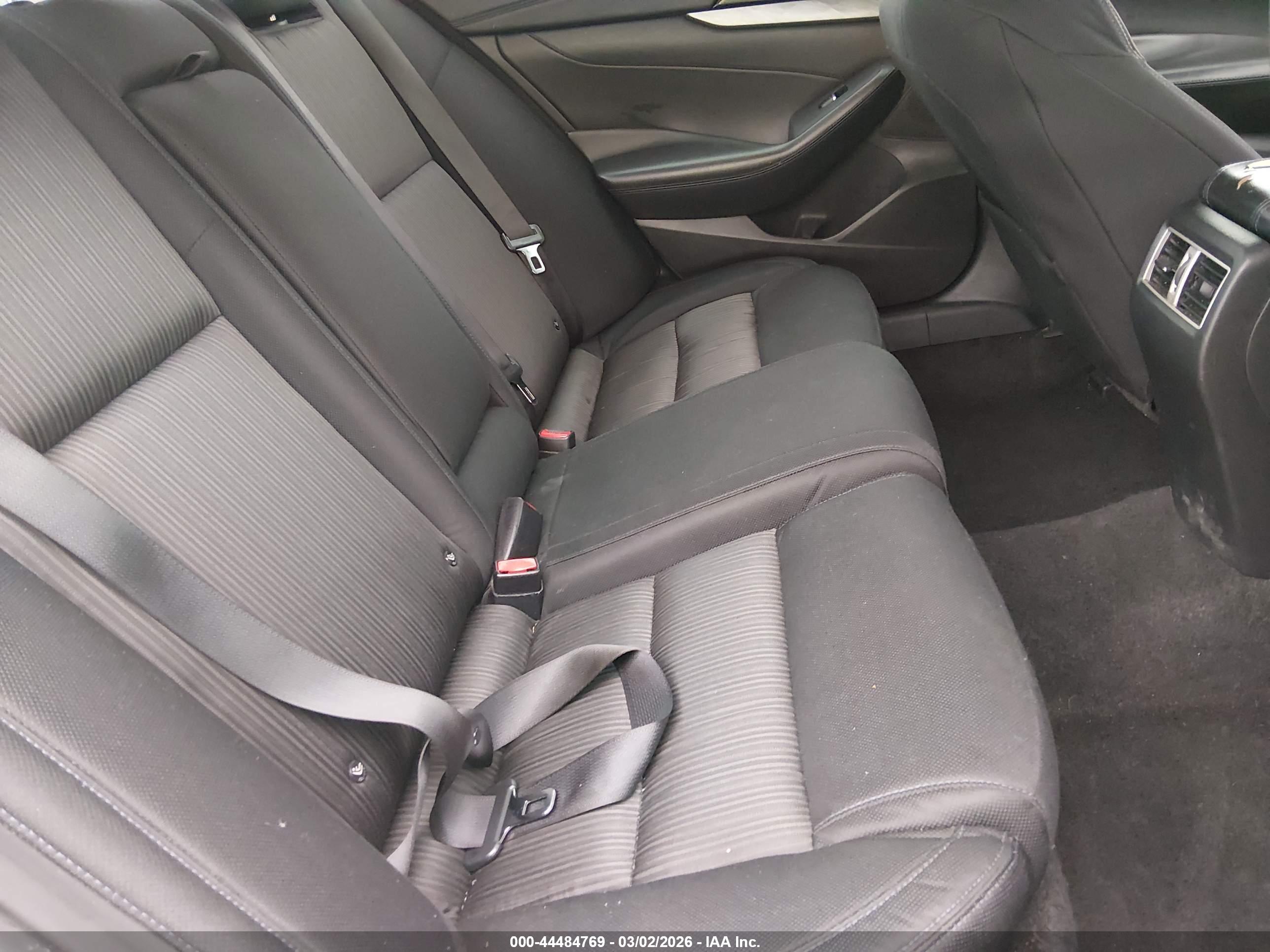NISSAN MAXIMA image 8