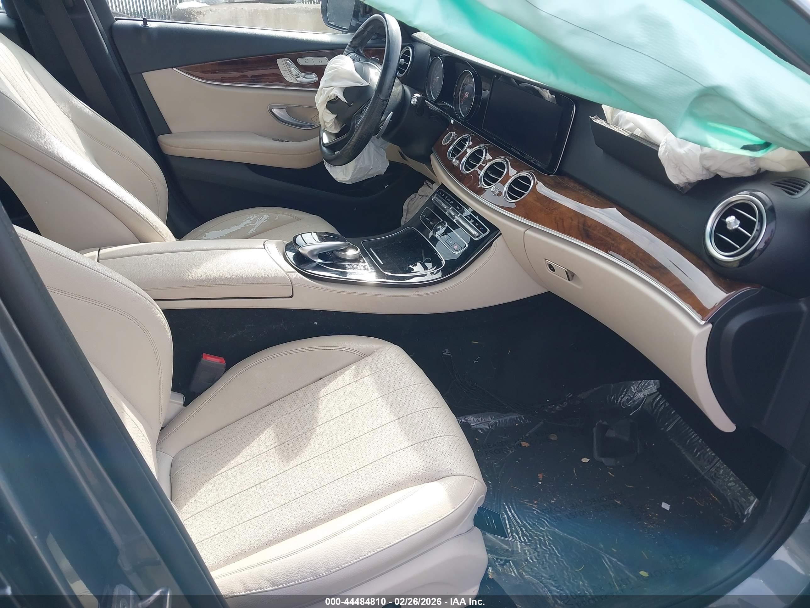 MERCEDES-BENZ E image 5