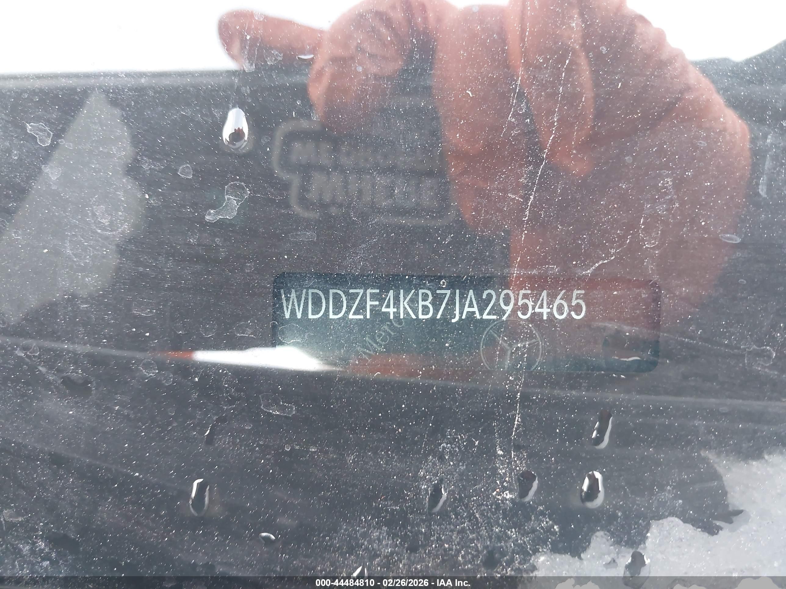 MERCEDES-BENZ E image 9
