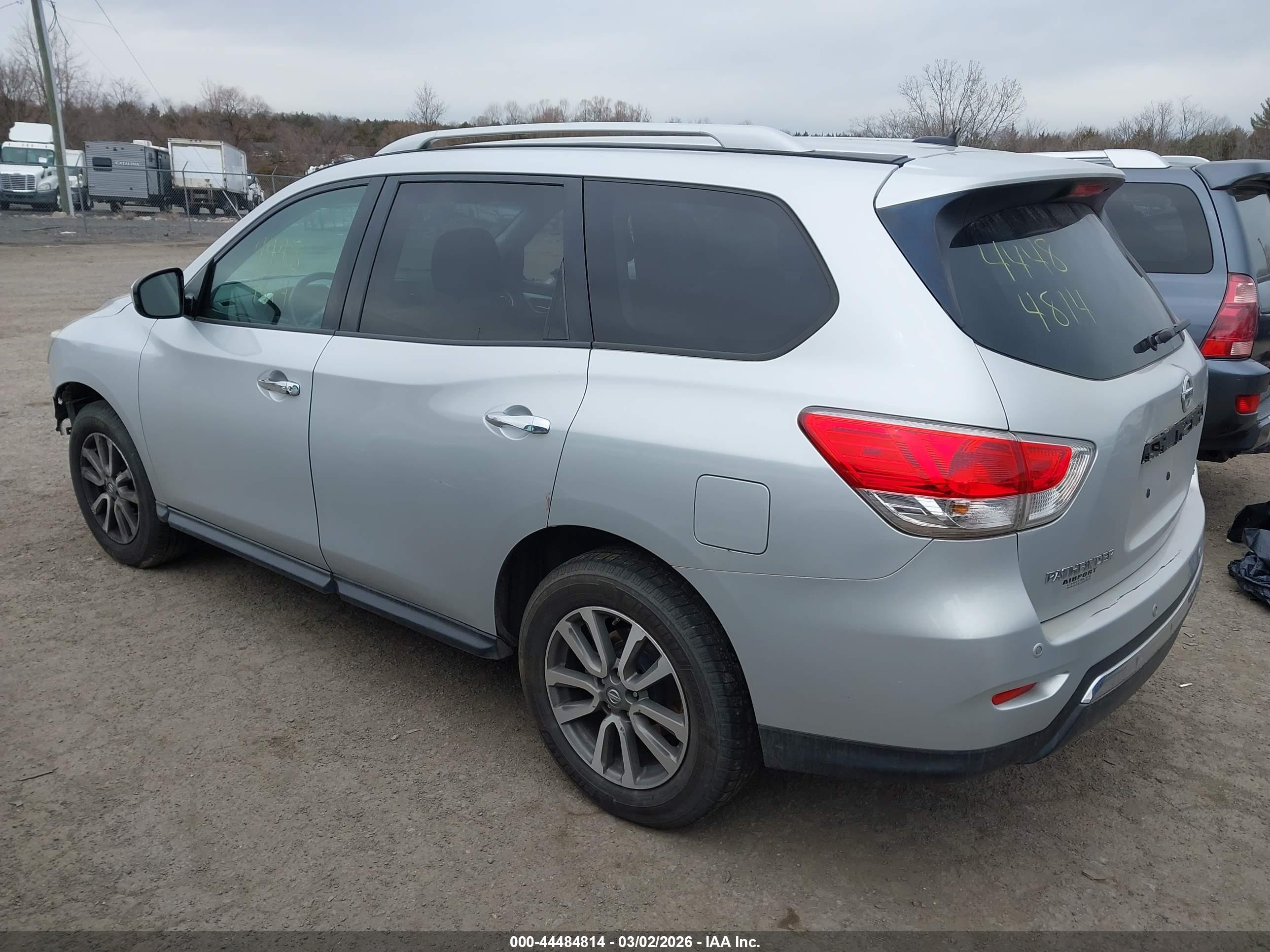 NISSAN PATHFINDER image 3
