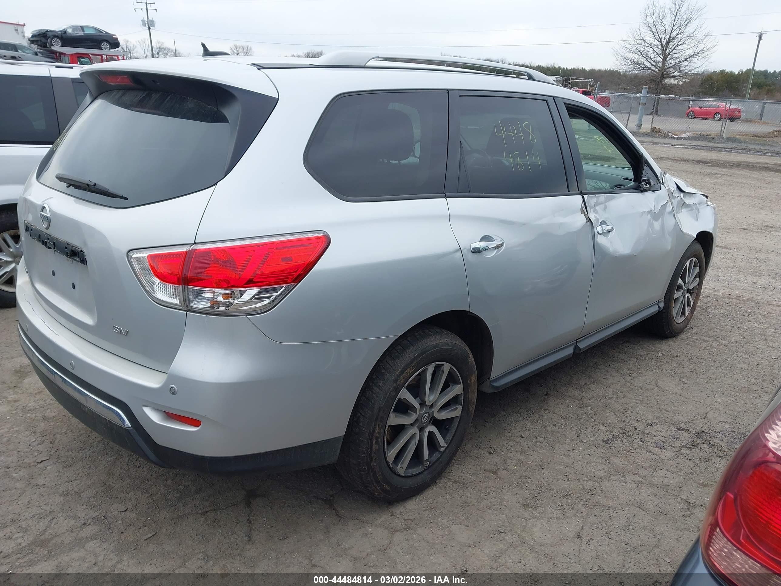 NISSAN PATHFINDER image 4
