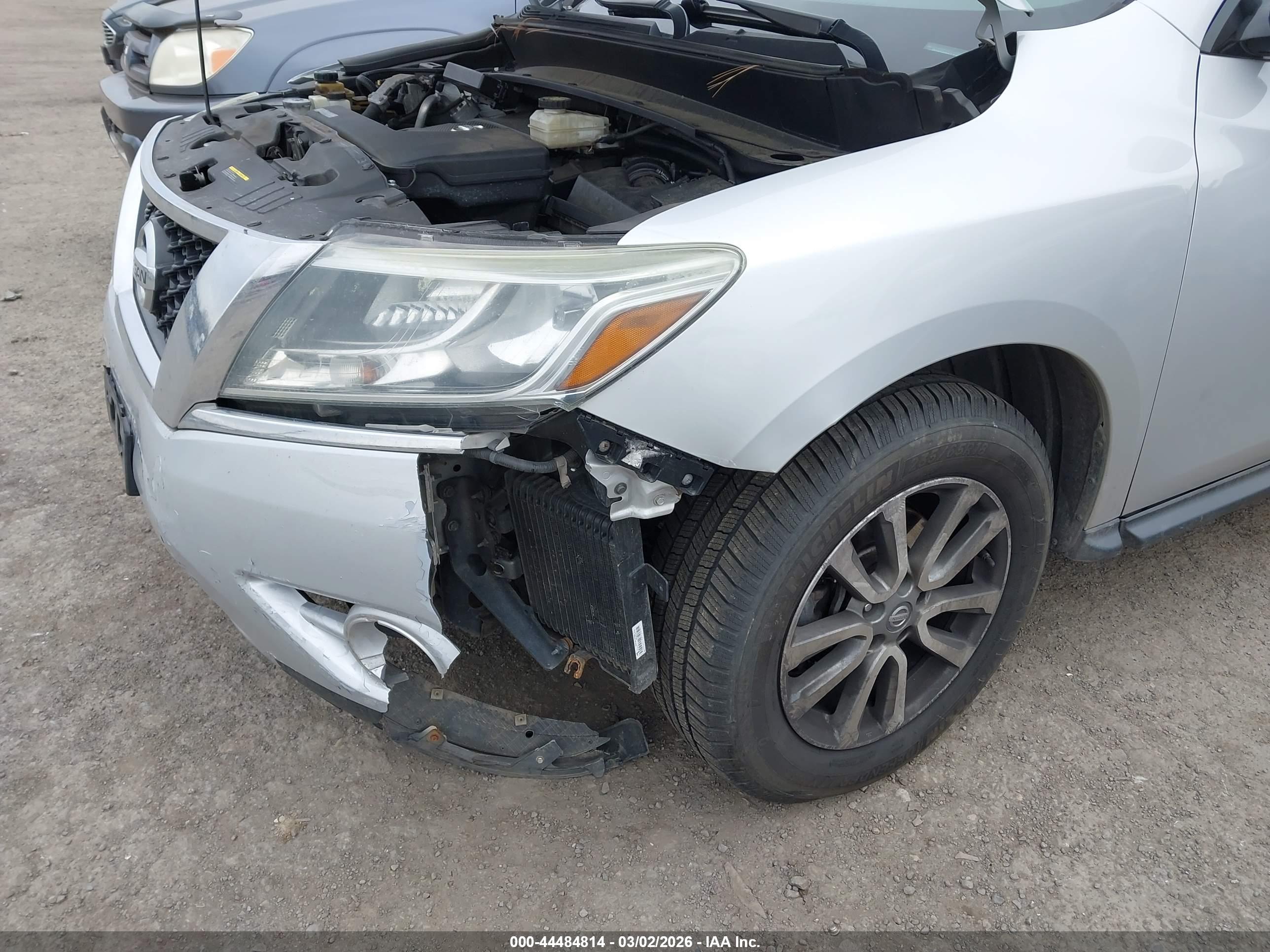 NISSAN PATHFINDER image 6