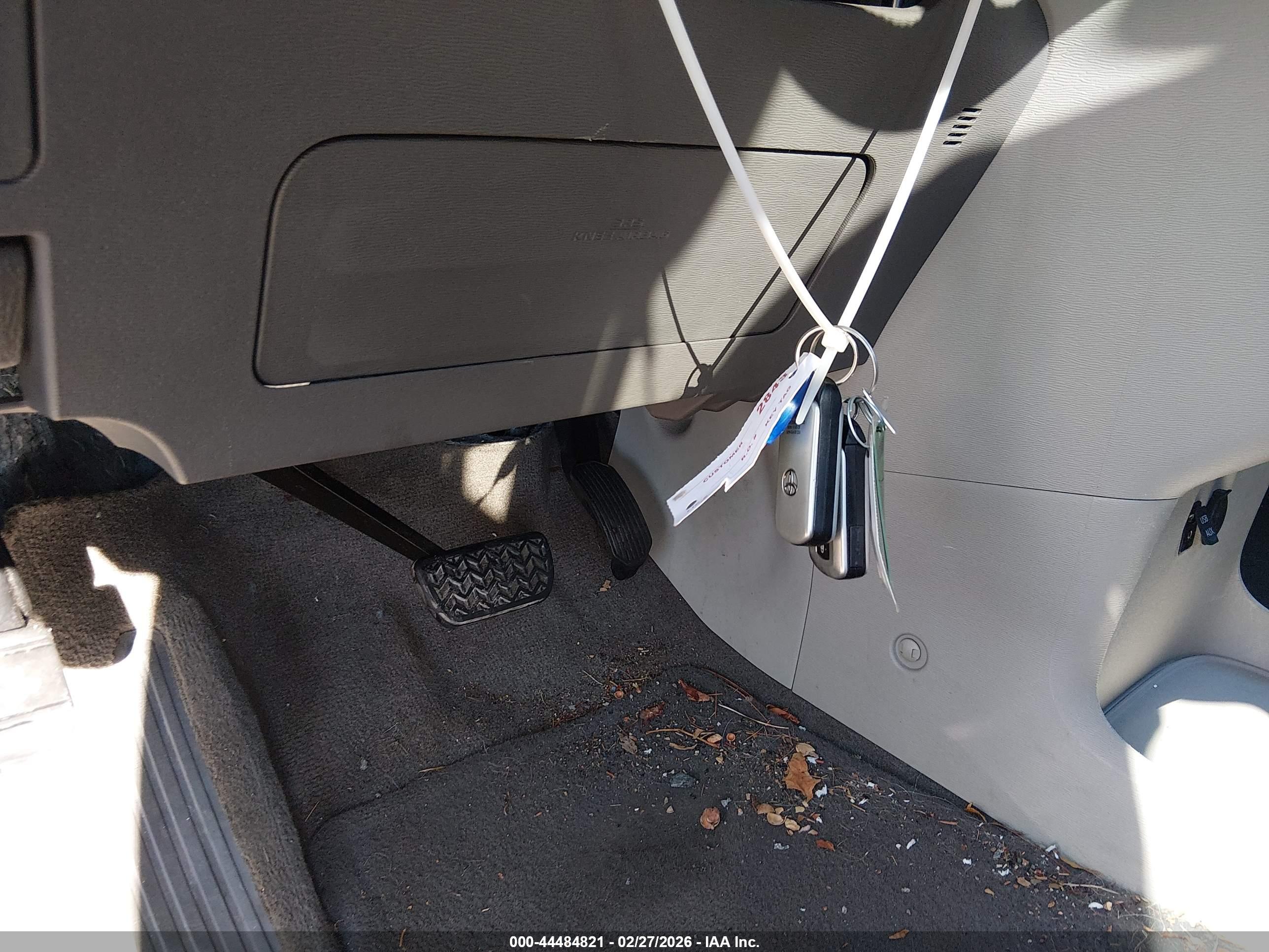 TOYOTA SIENNA image 11