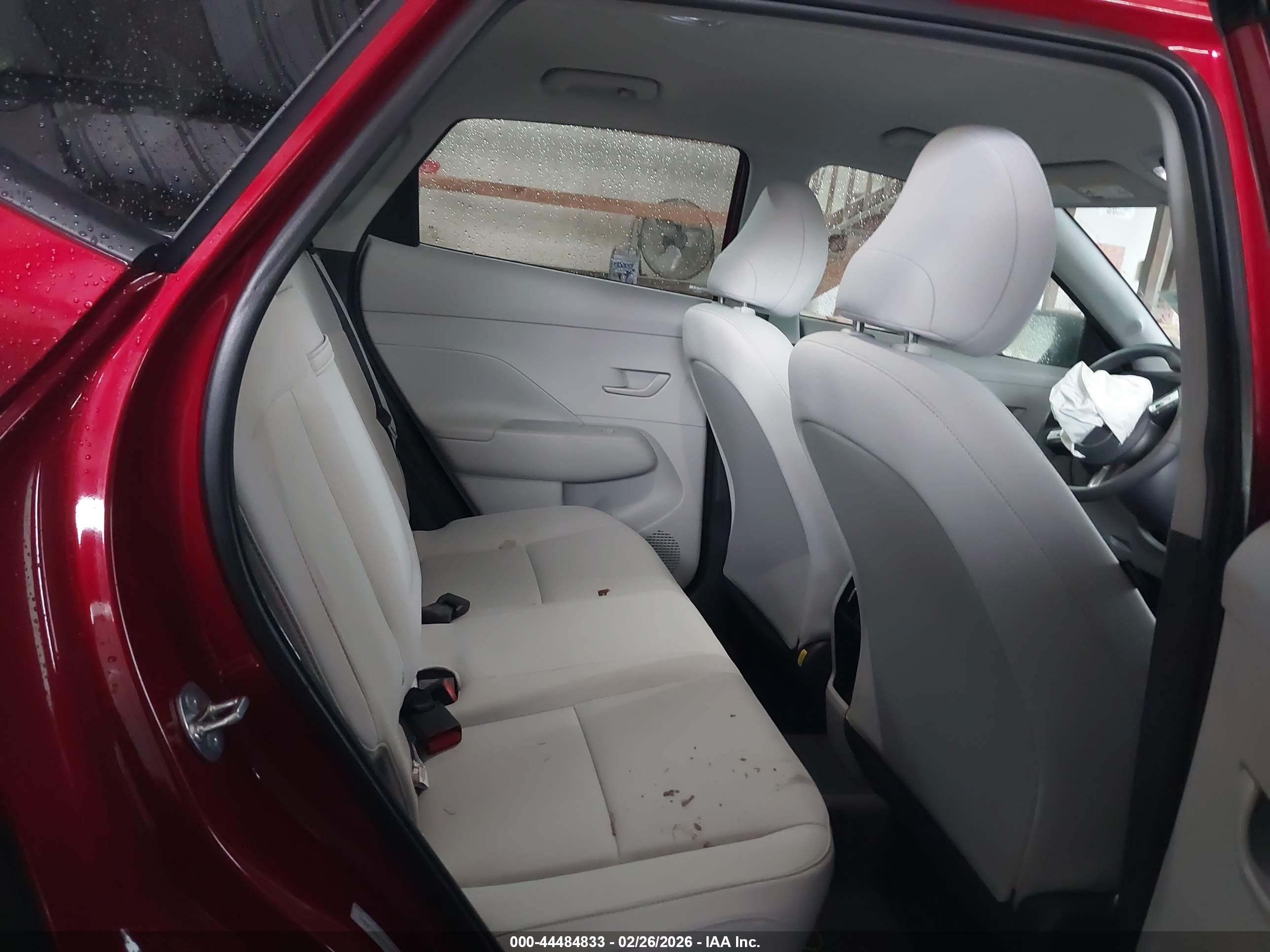 HYUNDAI KONA image 8