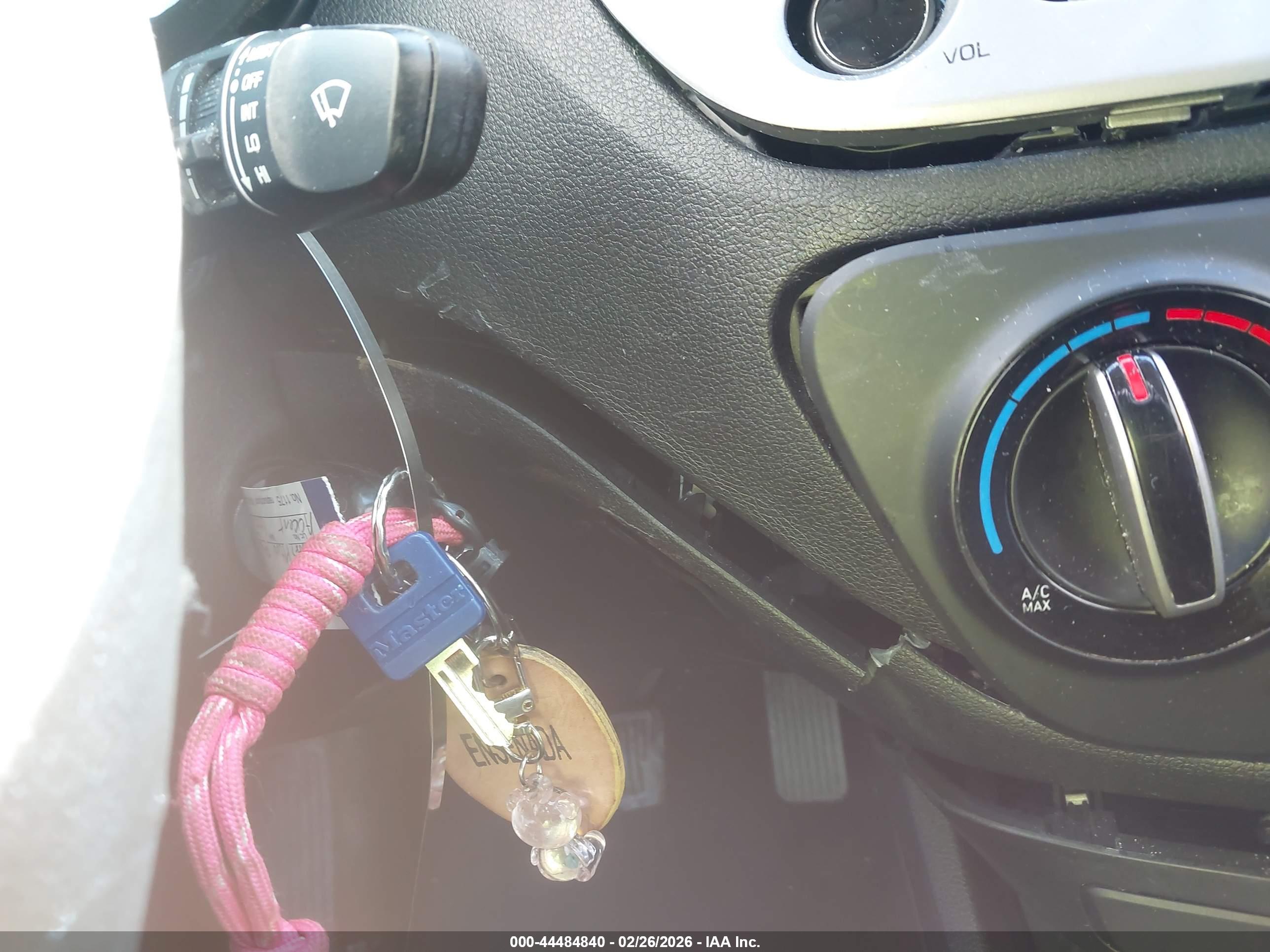 HYUNDAI ACCENT image 11
