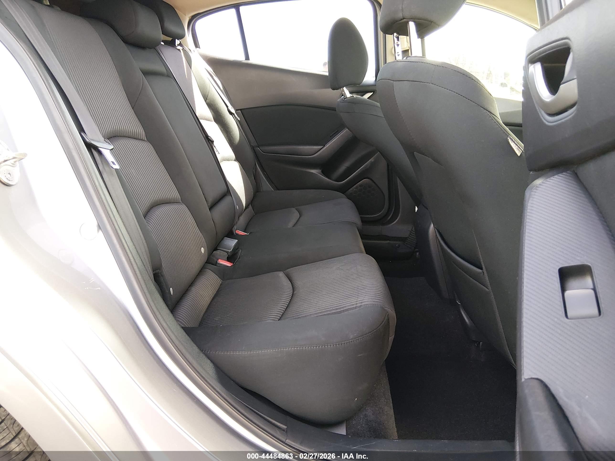 MAZDA MAZDA3 image 8