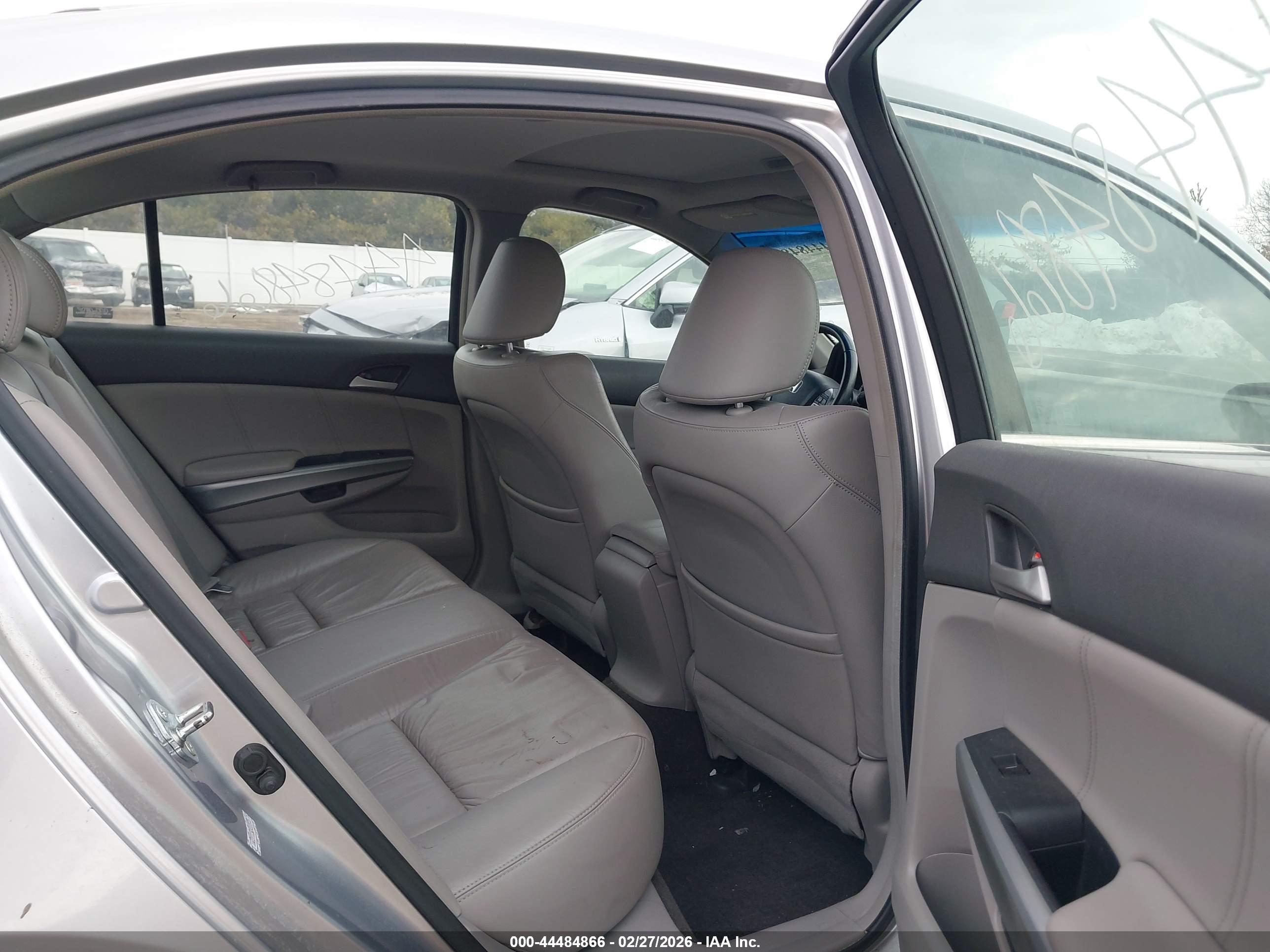 HONDA ACCORD image 8