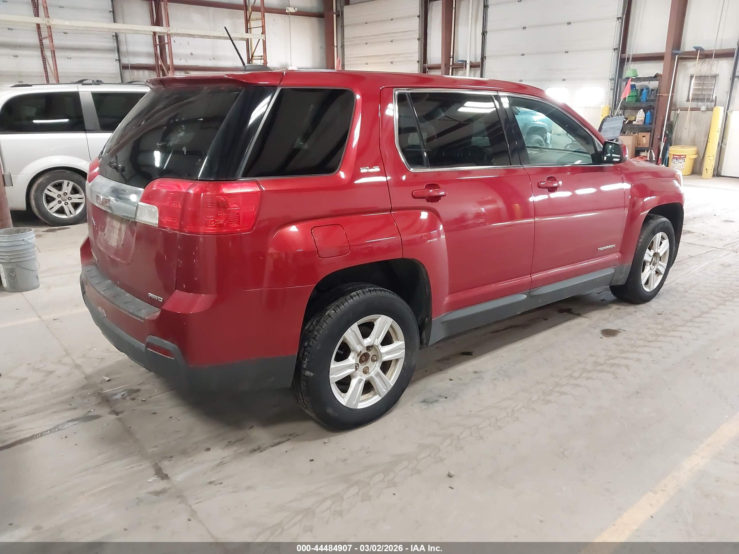 GMC TERRAIN image 4