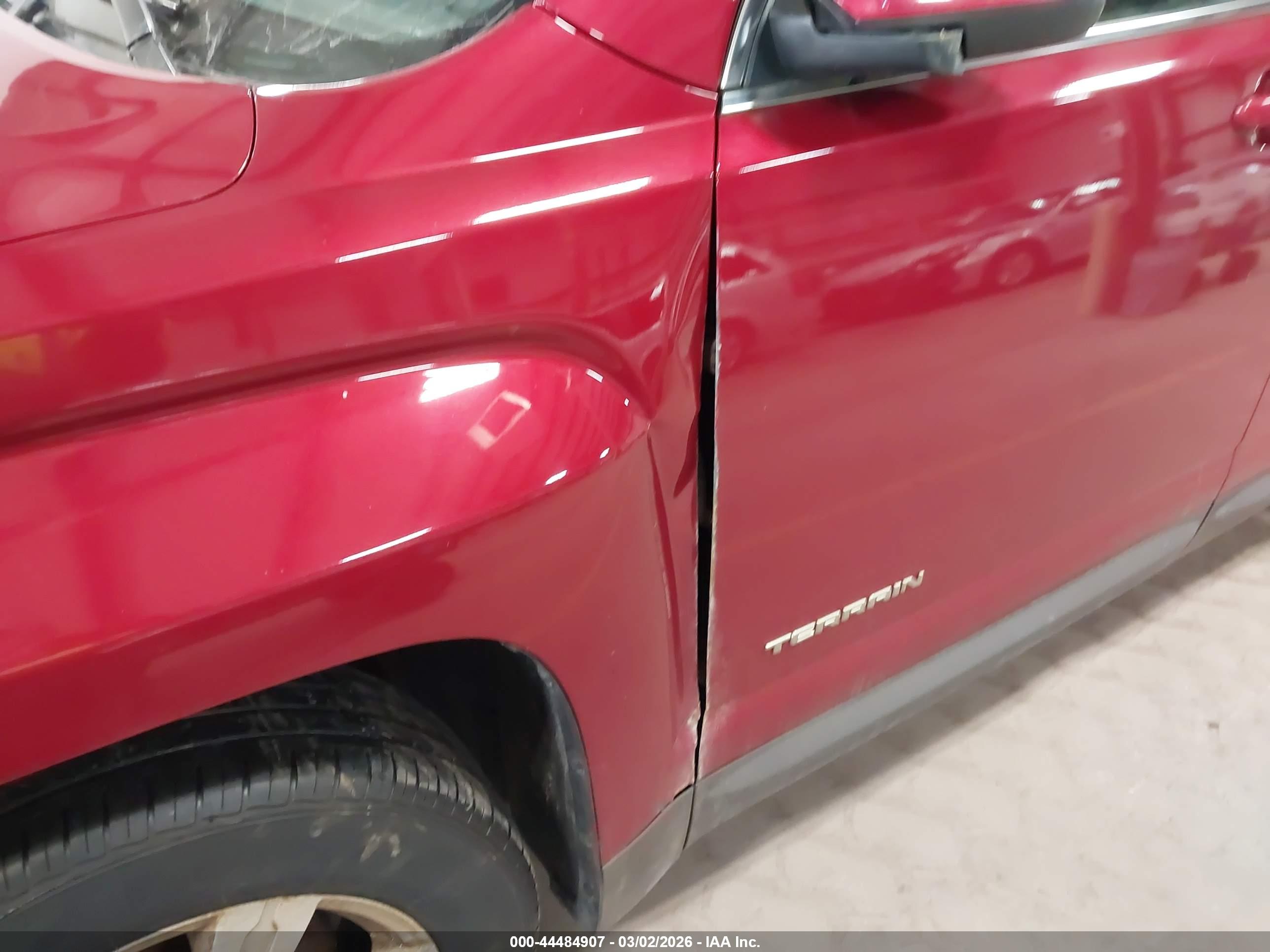 GMC TERRAIN image 6