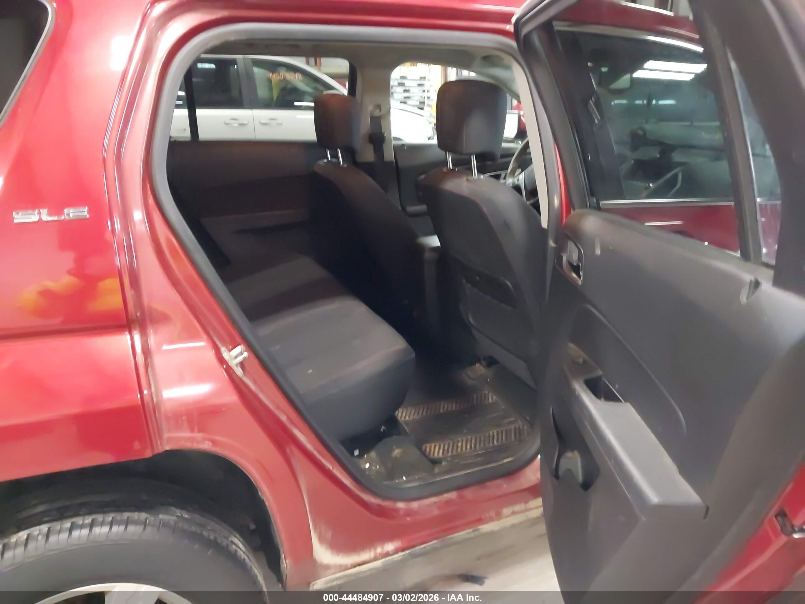 GMC TERRAIN image 8