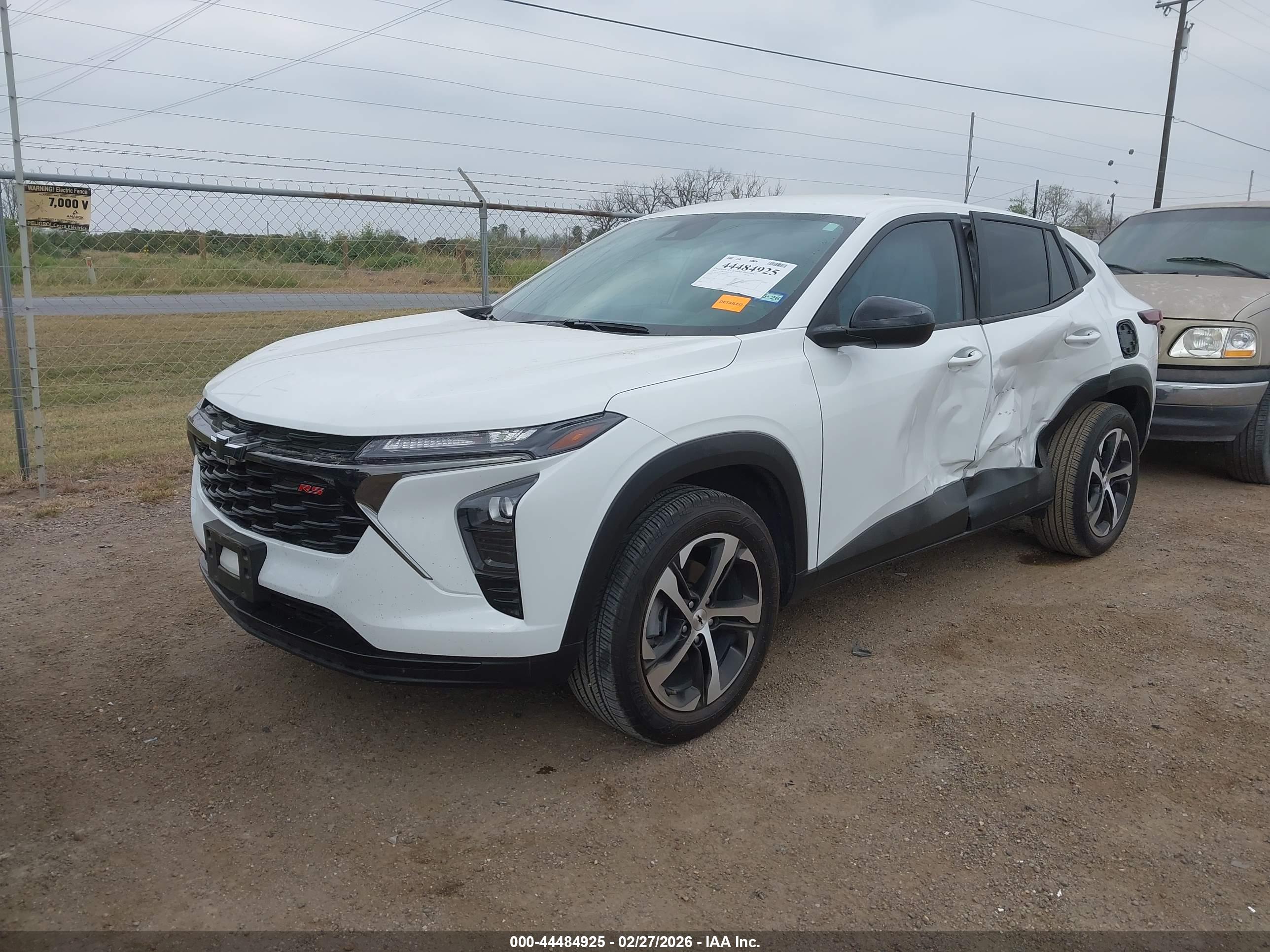 CHEVROLET TRAX image 2