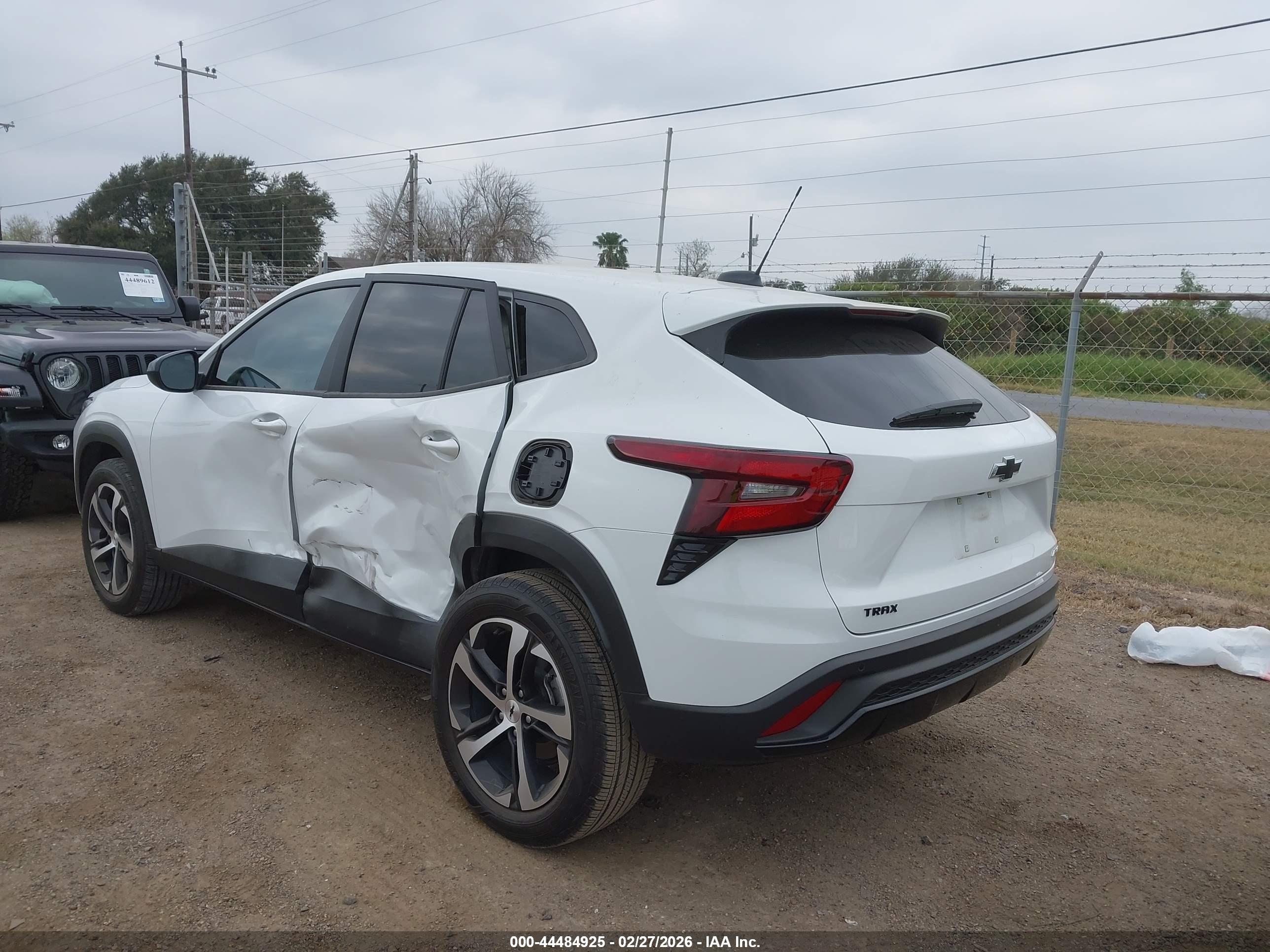 CHEVROLET TRAX image 3