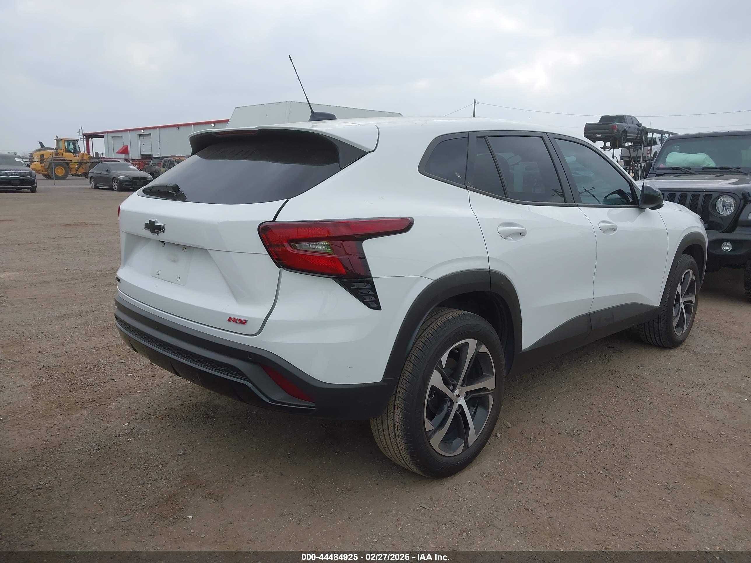 CHEVROLET TRAX image 4