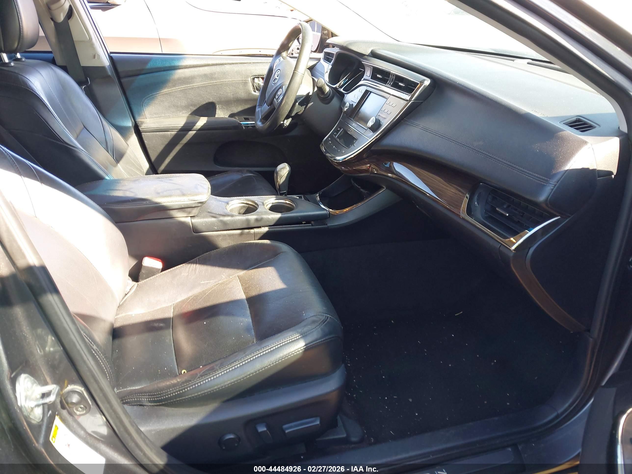 TOYOTA AVALON image 5