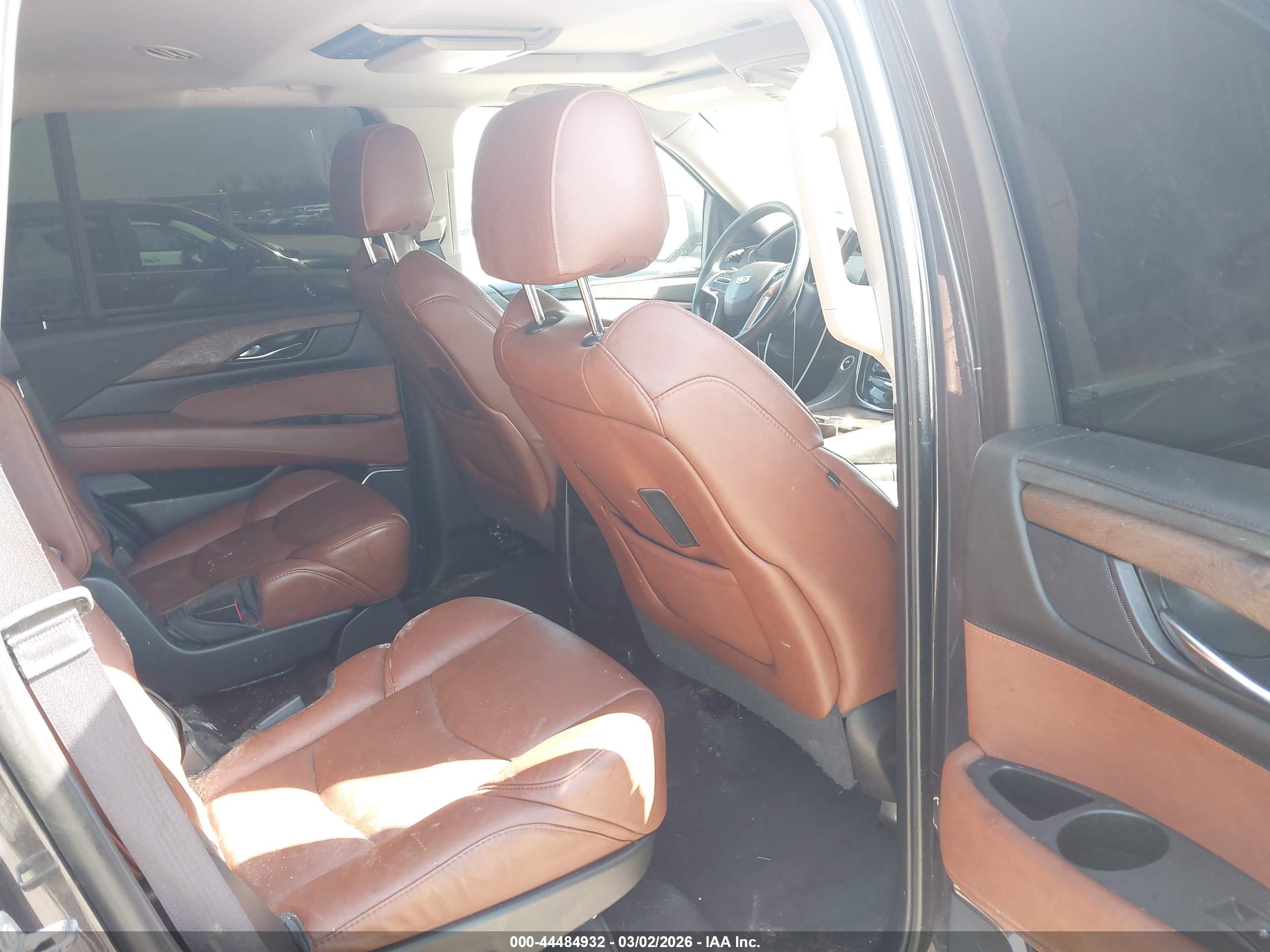 CADILLAC ESCALADE image 8