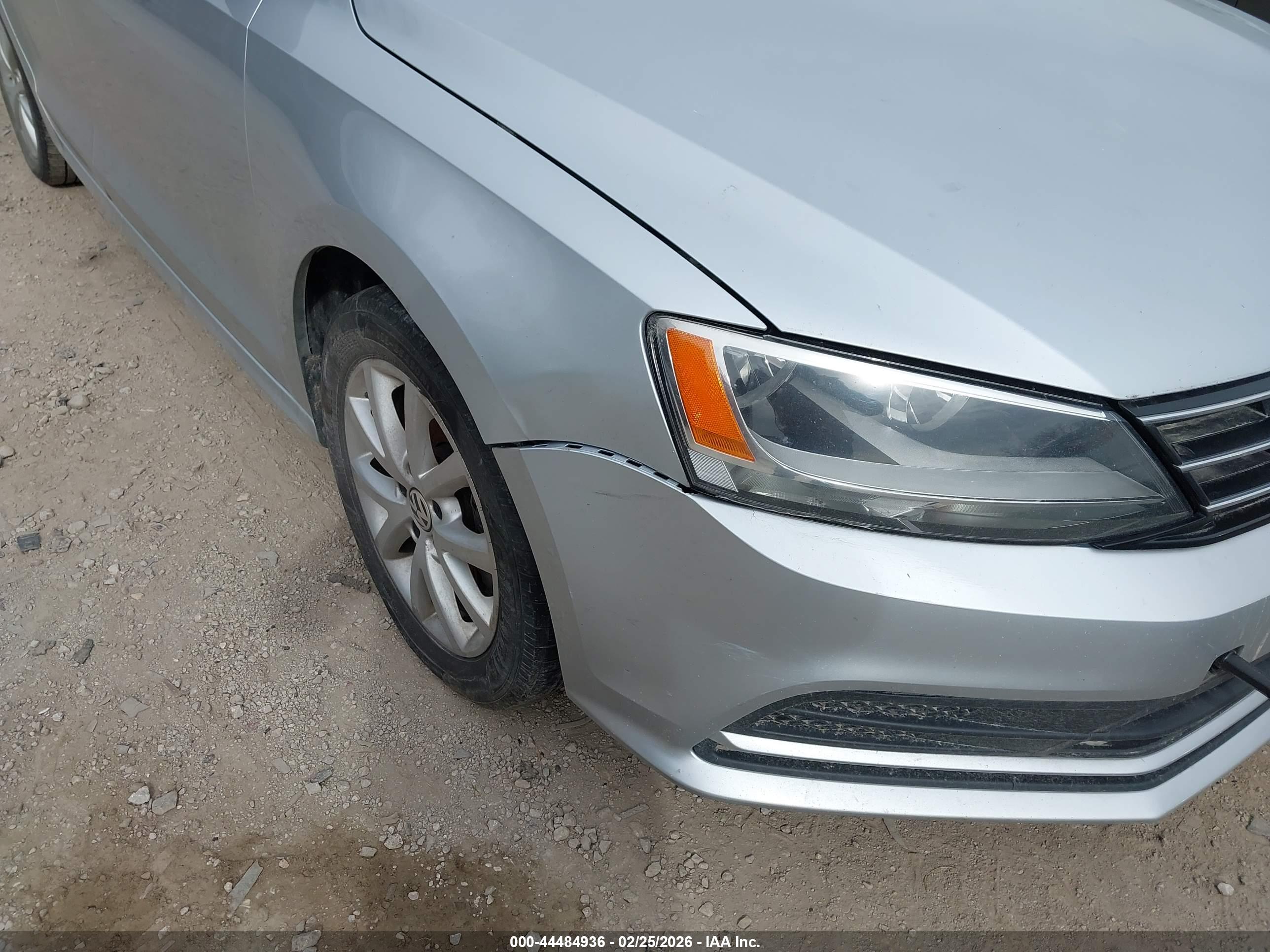 VOLKSWAGEN JETTA image 6